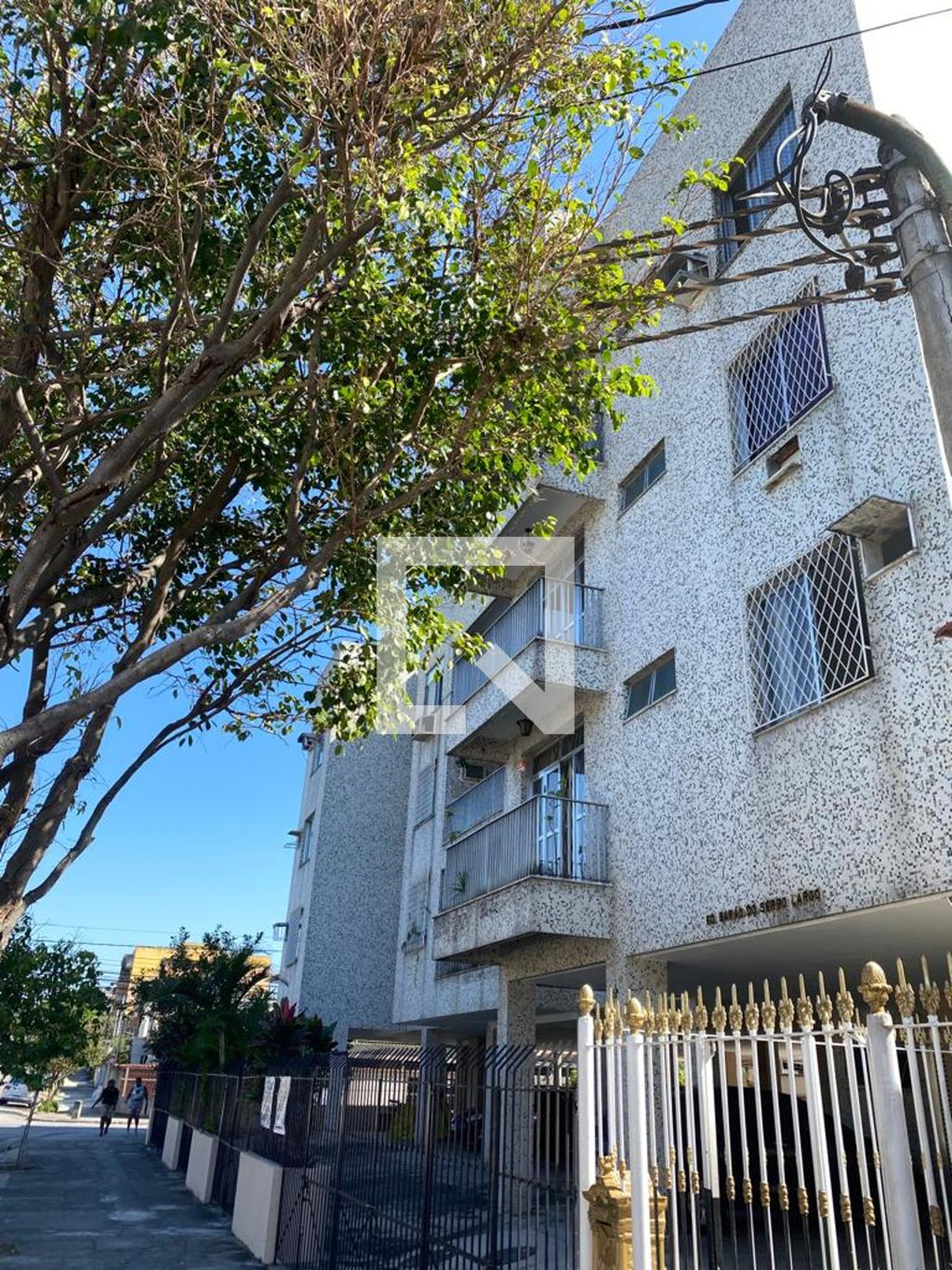 Fachada Condomínio em Rua Miranda e Brito, 154