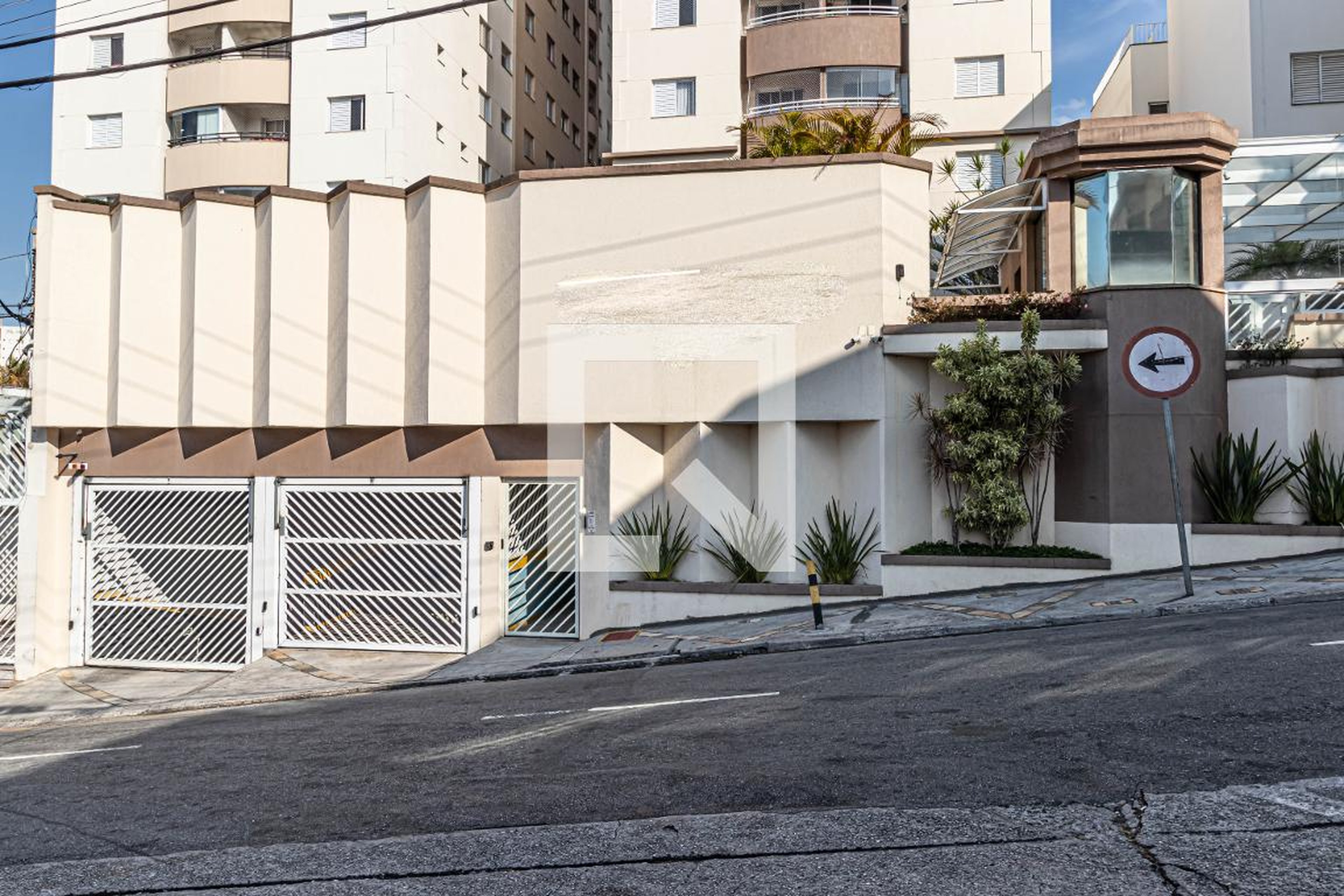 Fachada do Condomínio Edifício Baluarte