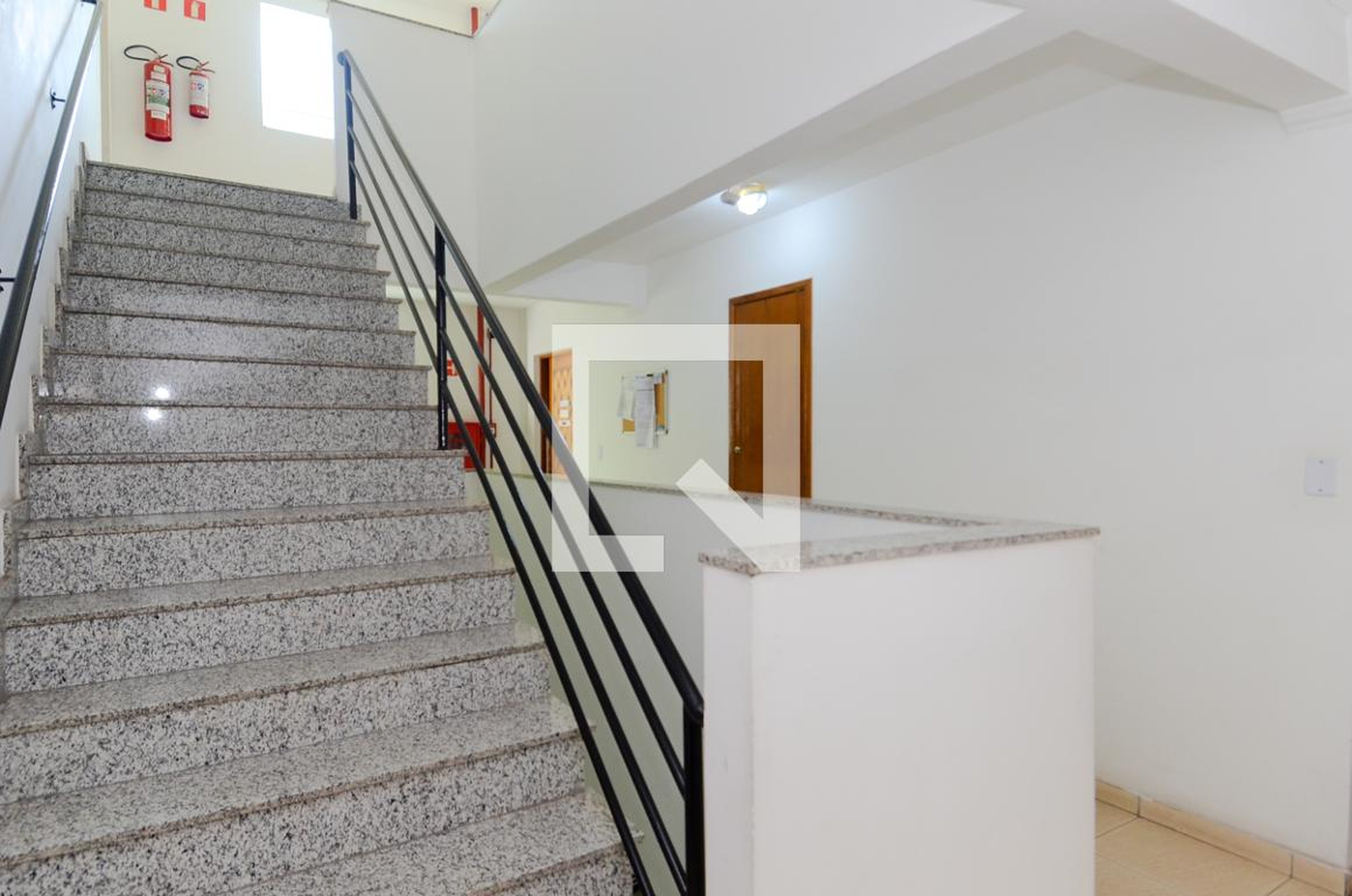 Hall de Entrada Condomínio em Rua Tijucas do Sul, 26