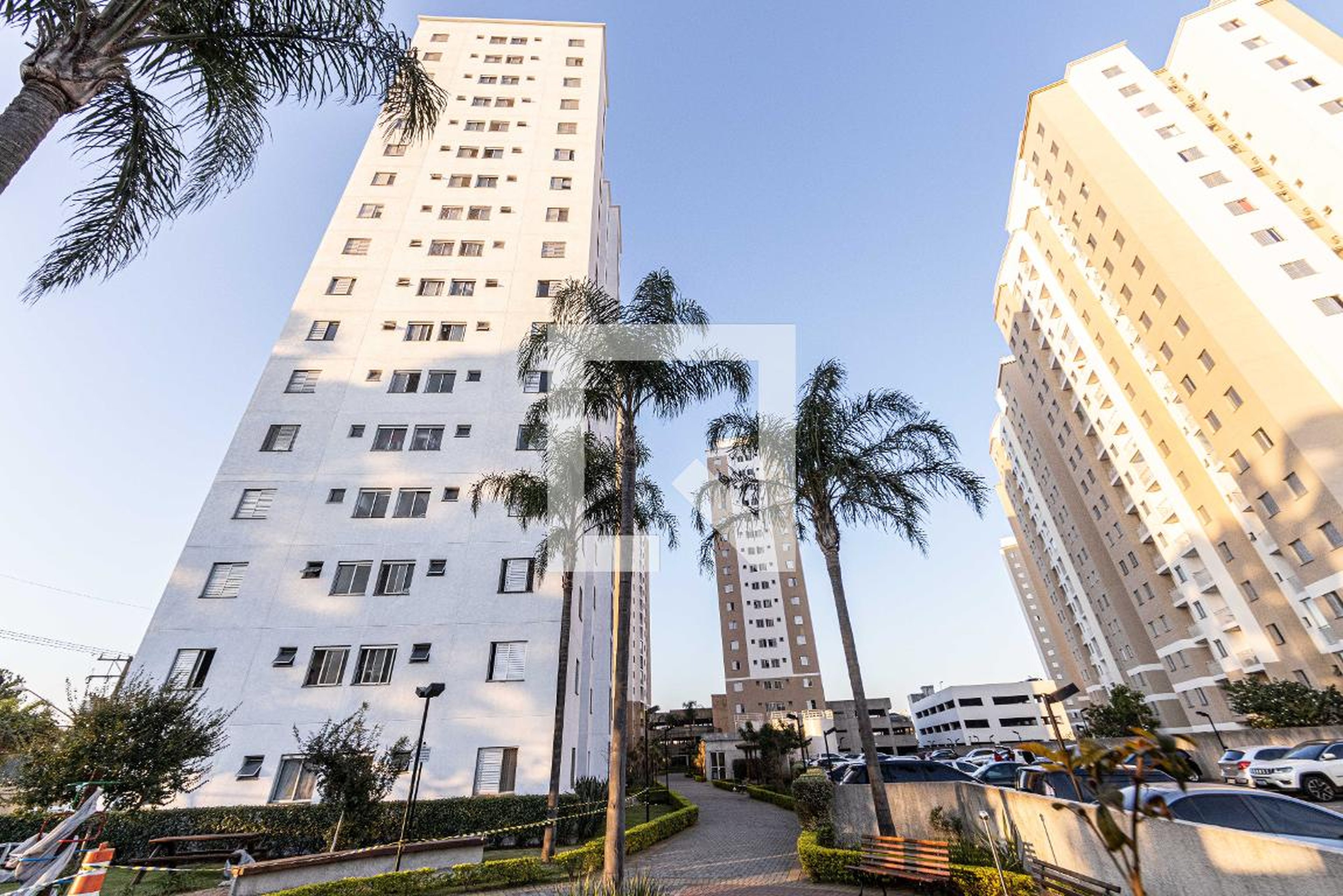 Fachada Condomínio em Rua Arnaldo Cintra, 465