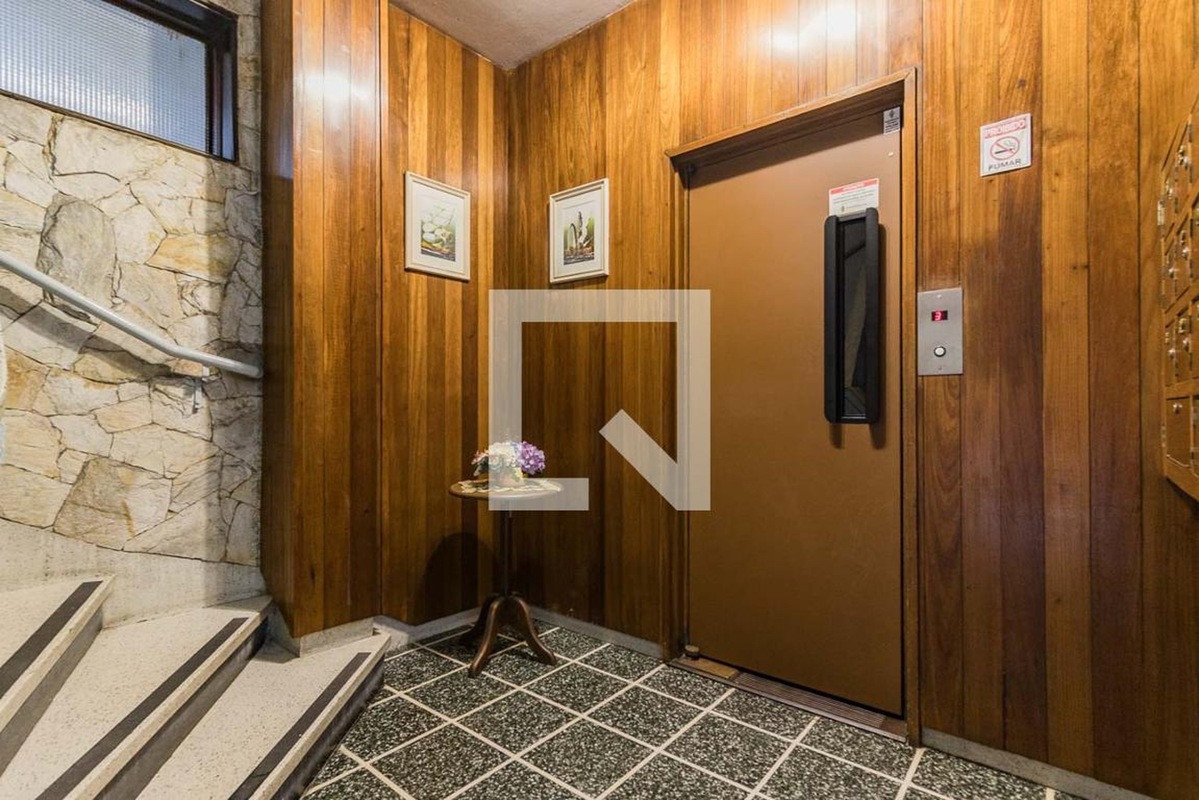 Entrada - Edifício Silvia