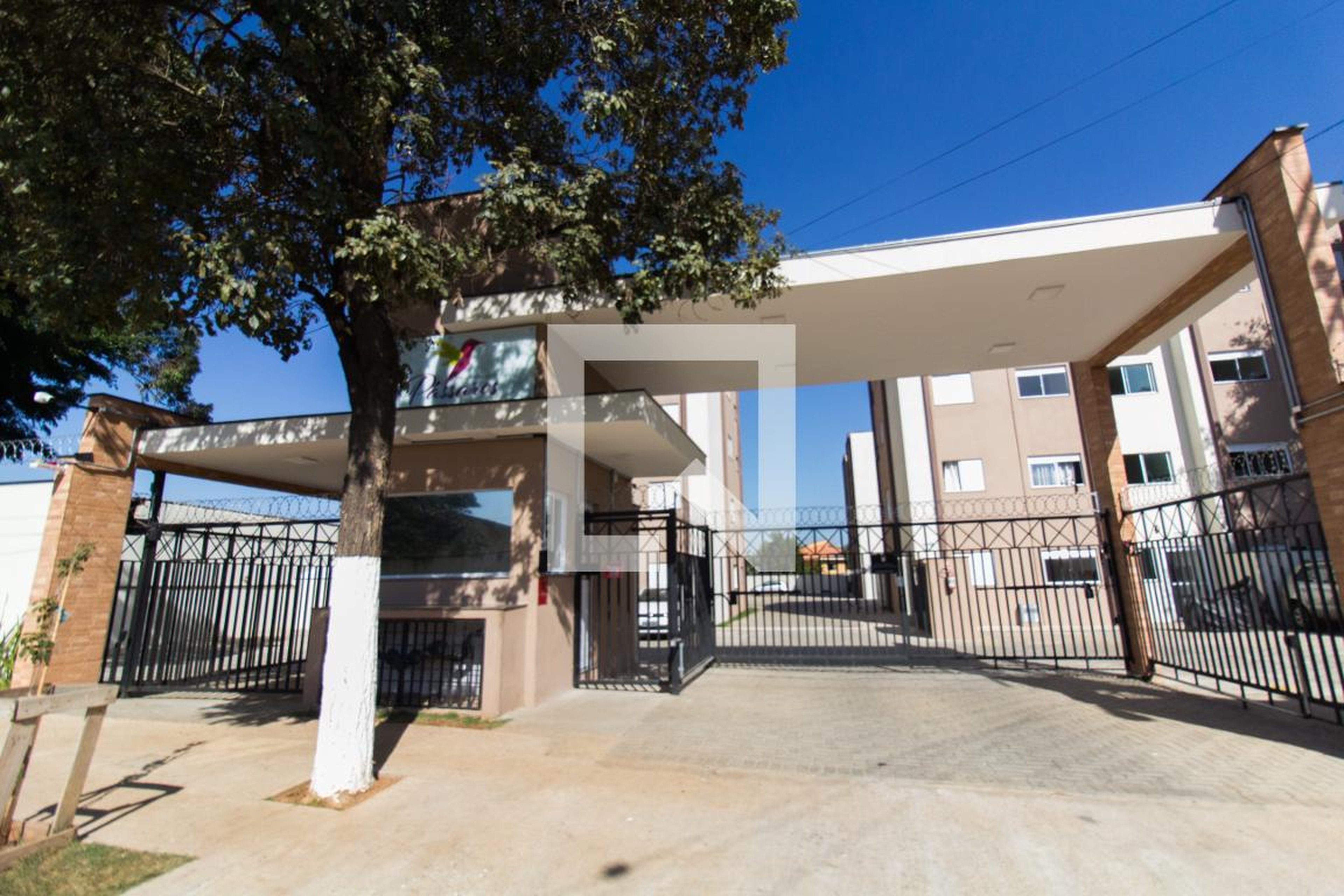 Fachada Condomínio em Rua Nilva Zilá Silvati Viana, 156