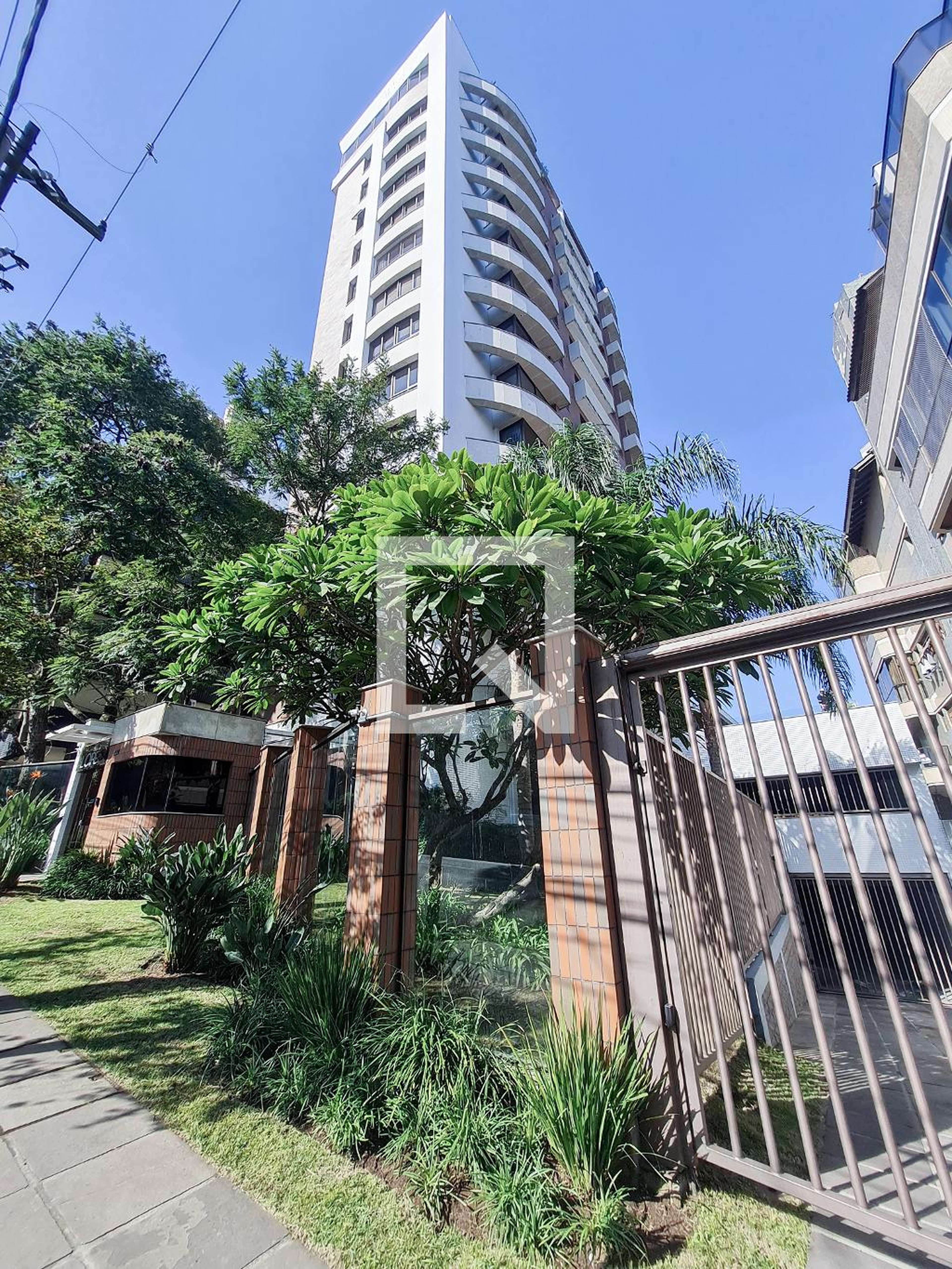 Fachada do Condomínio Condomínio Vale Du Loire