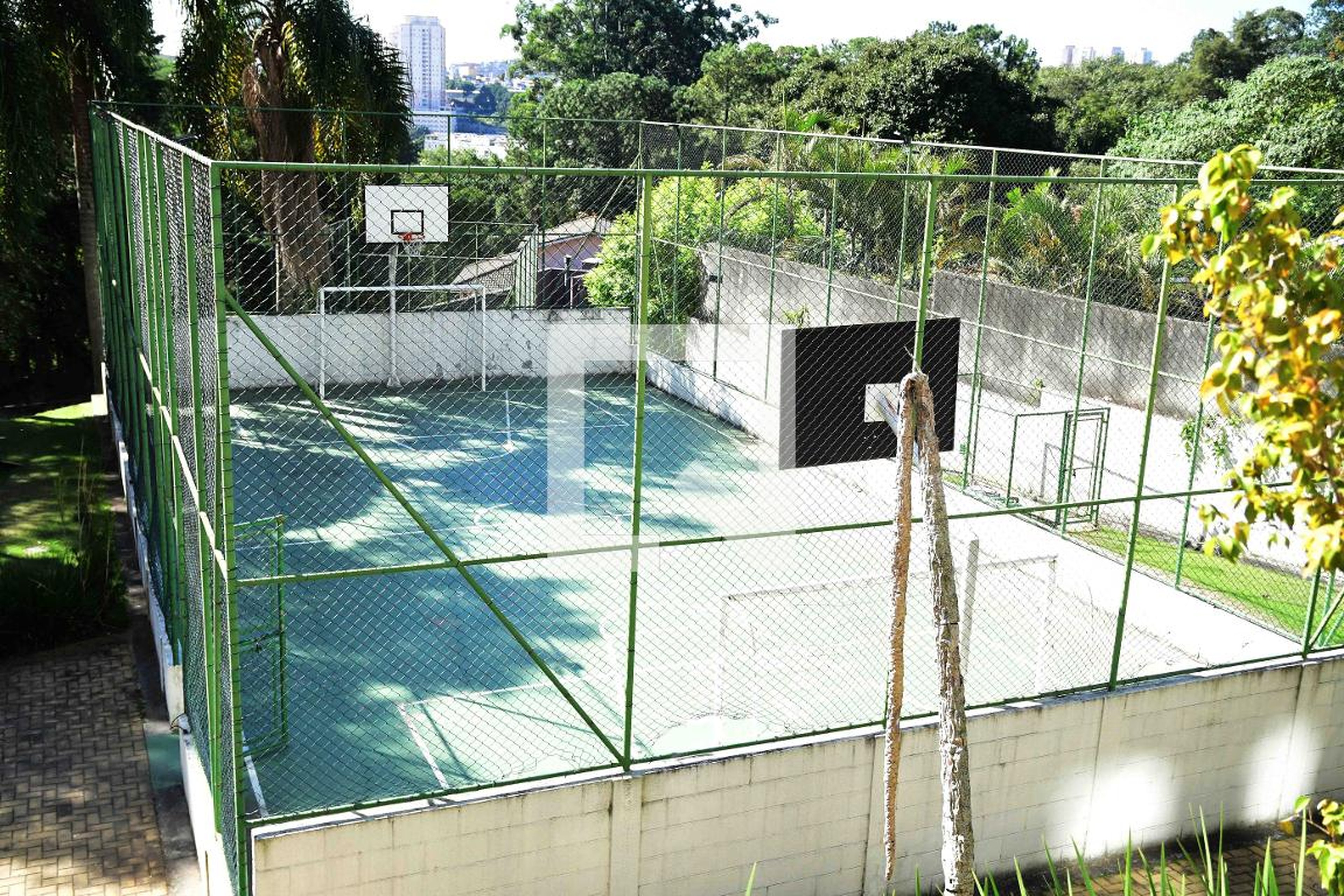 Quadra Esportiva - Estilo Granja Viana