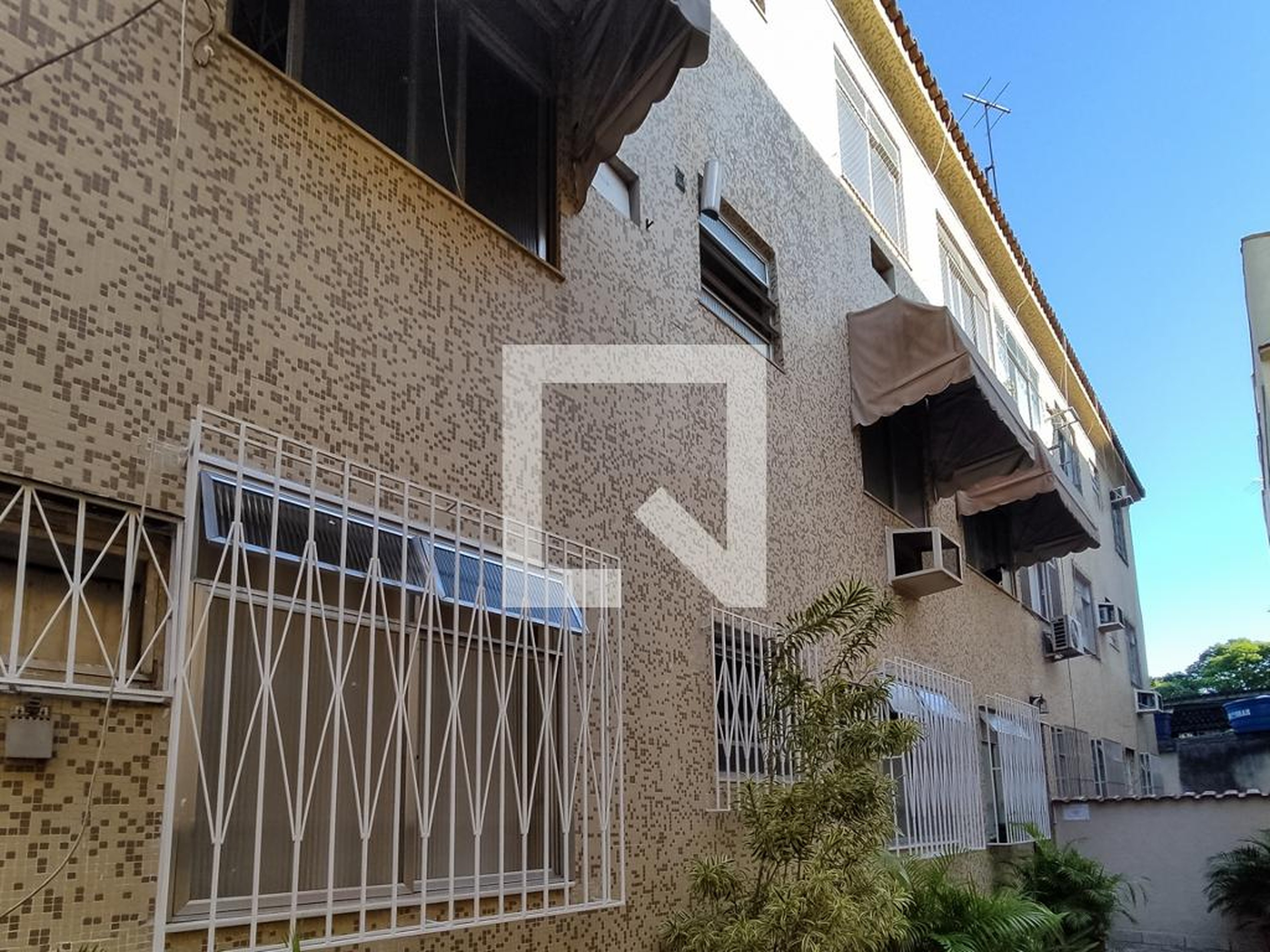 Fachada do Condomínio Condomínio em Rua Cadete Ulisses Veiga, 16