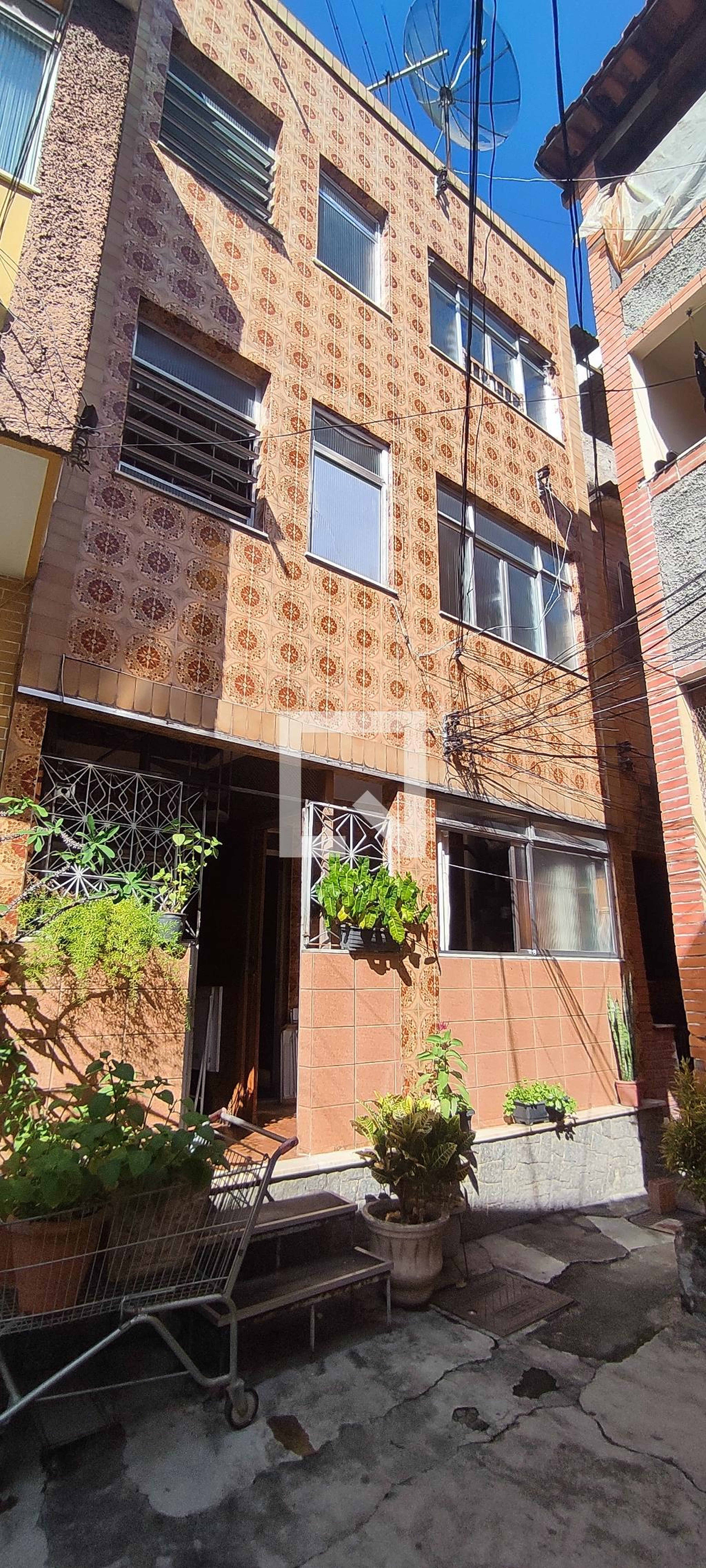 Fachada Condomínio em Rua Visconde do Uruguai, 374