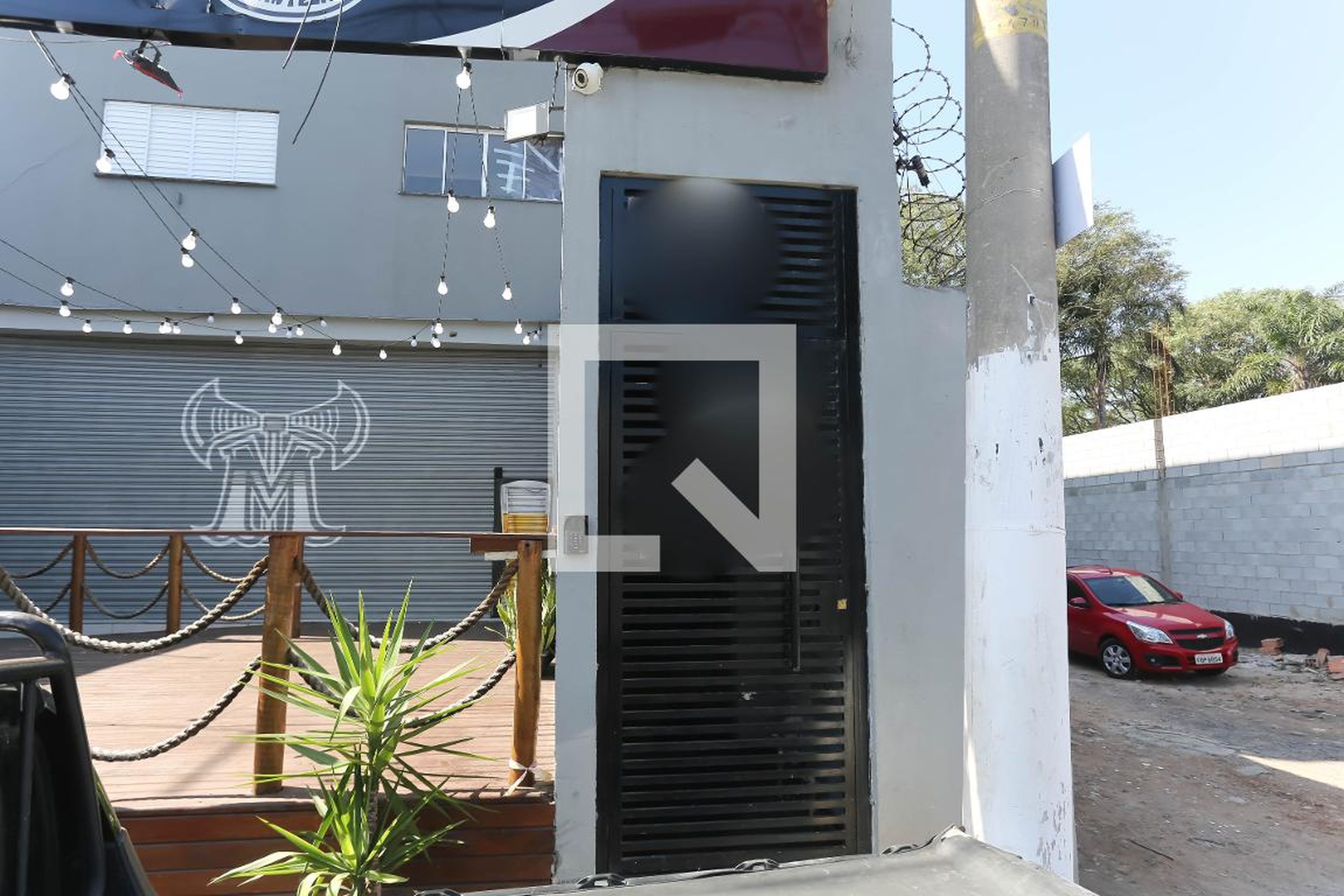 Fachada Condomínio em Rua Bernardo Daddi, 112