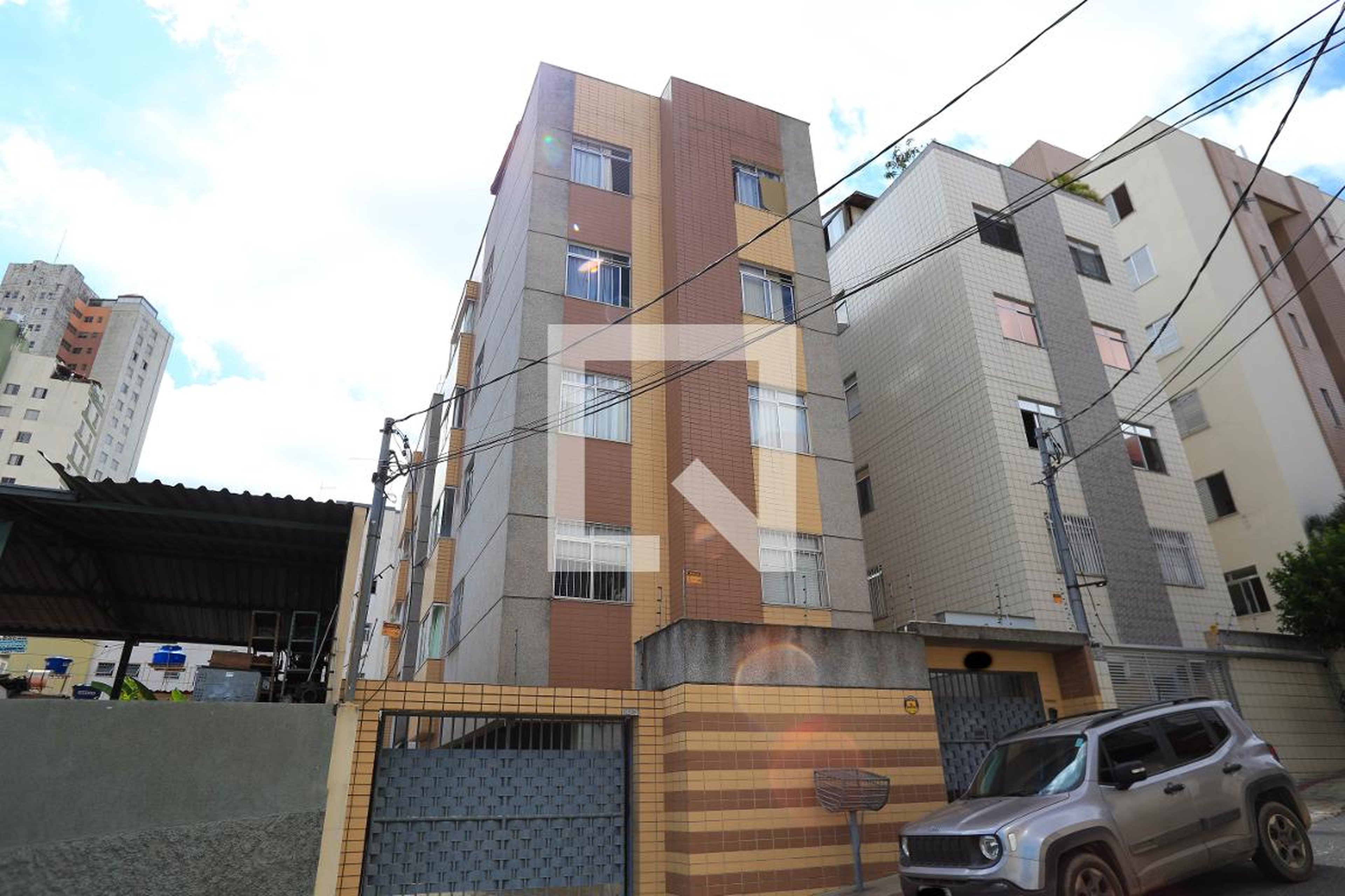 Fachada Condomínio em Rua João Gualberto Filho, 1348