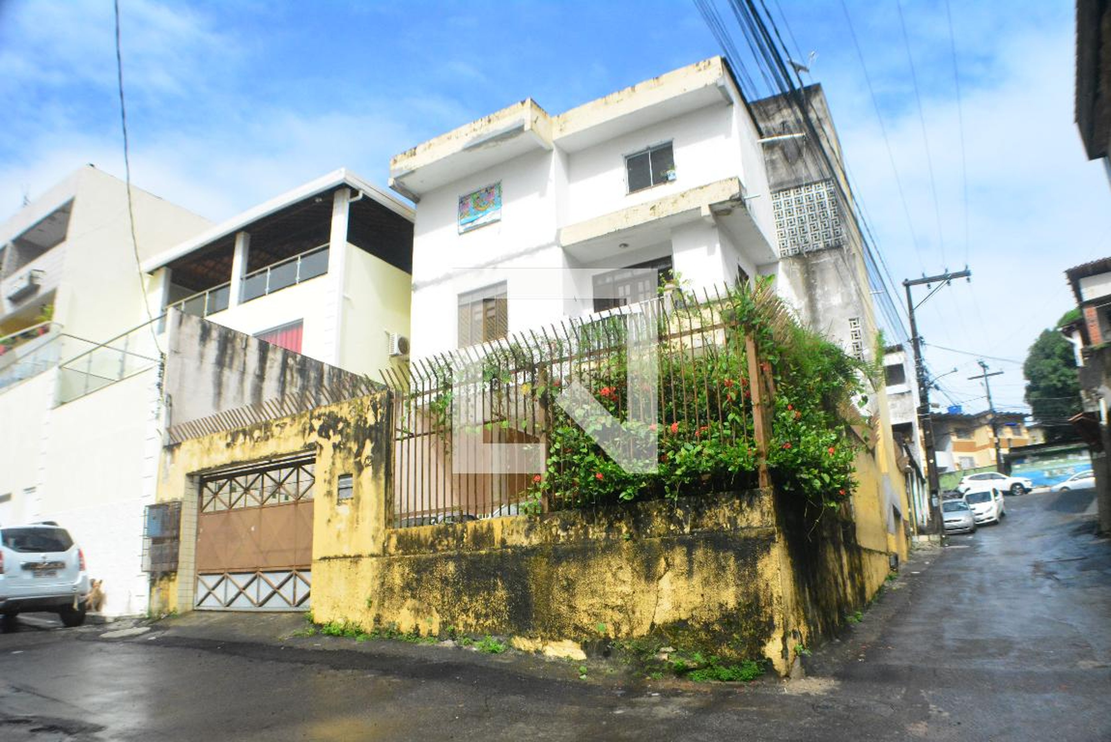 Fachada Condomínio em Rua Santa Edite, 12