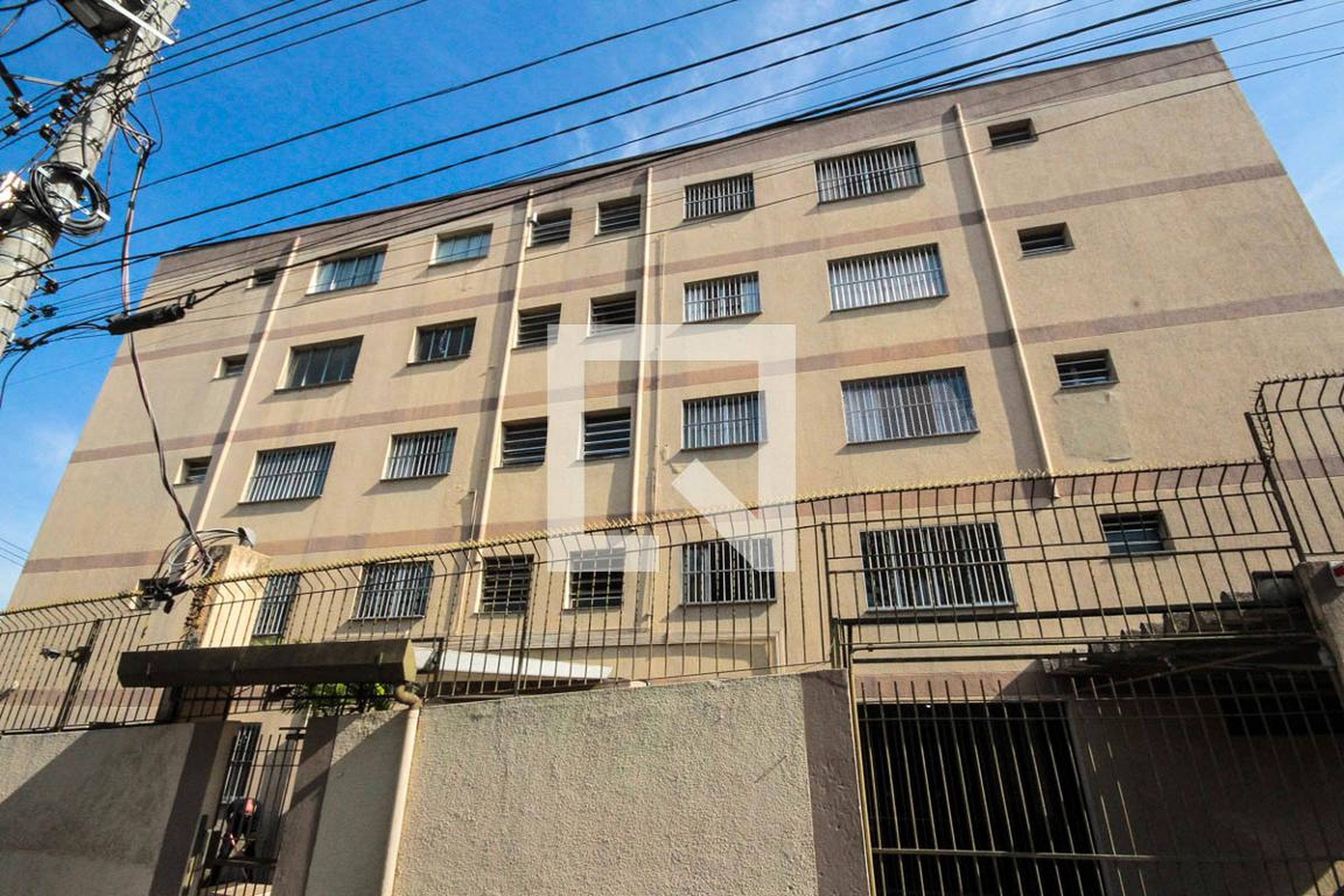 Fachada Condomínio em Rua Francisca de Paula, 1171