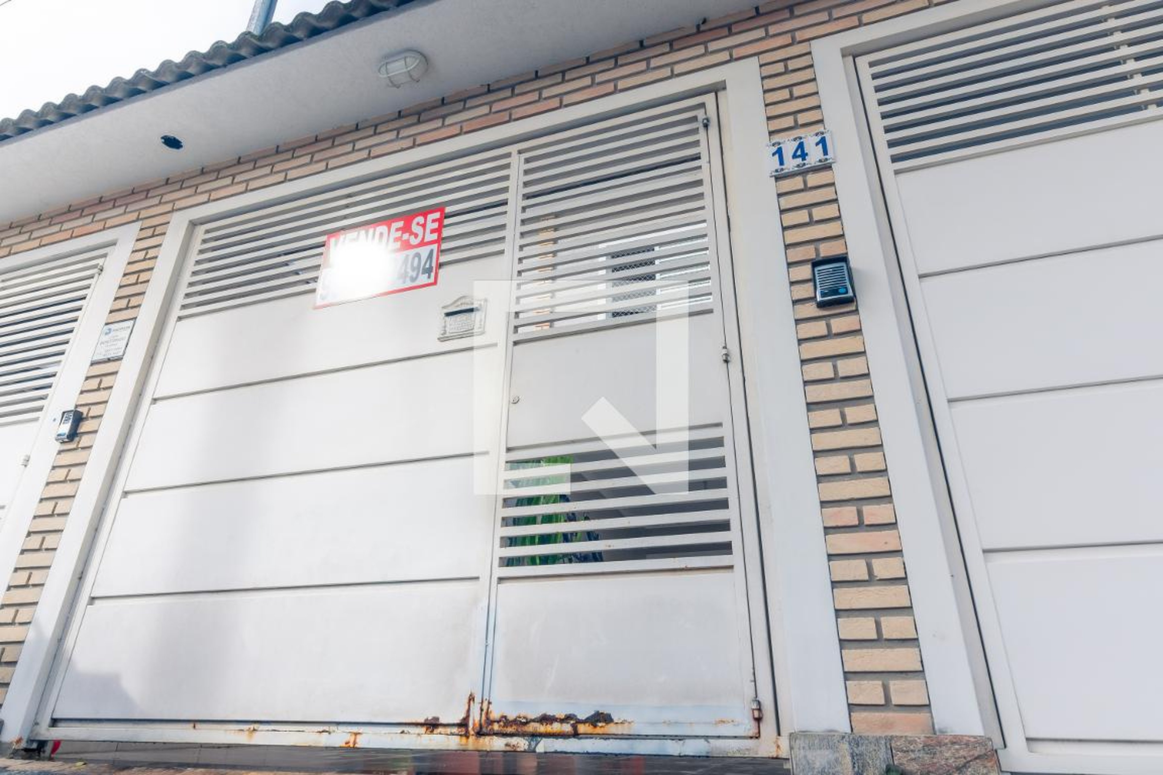 Fachada Condomínio em Rua José Zeferino Peixoto, 141