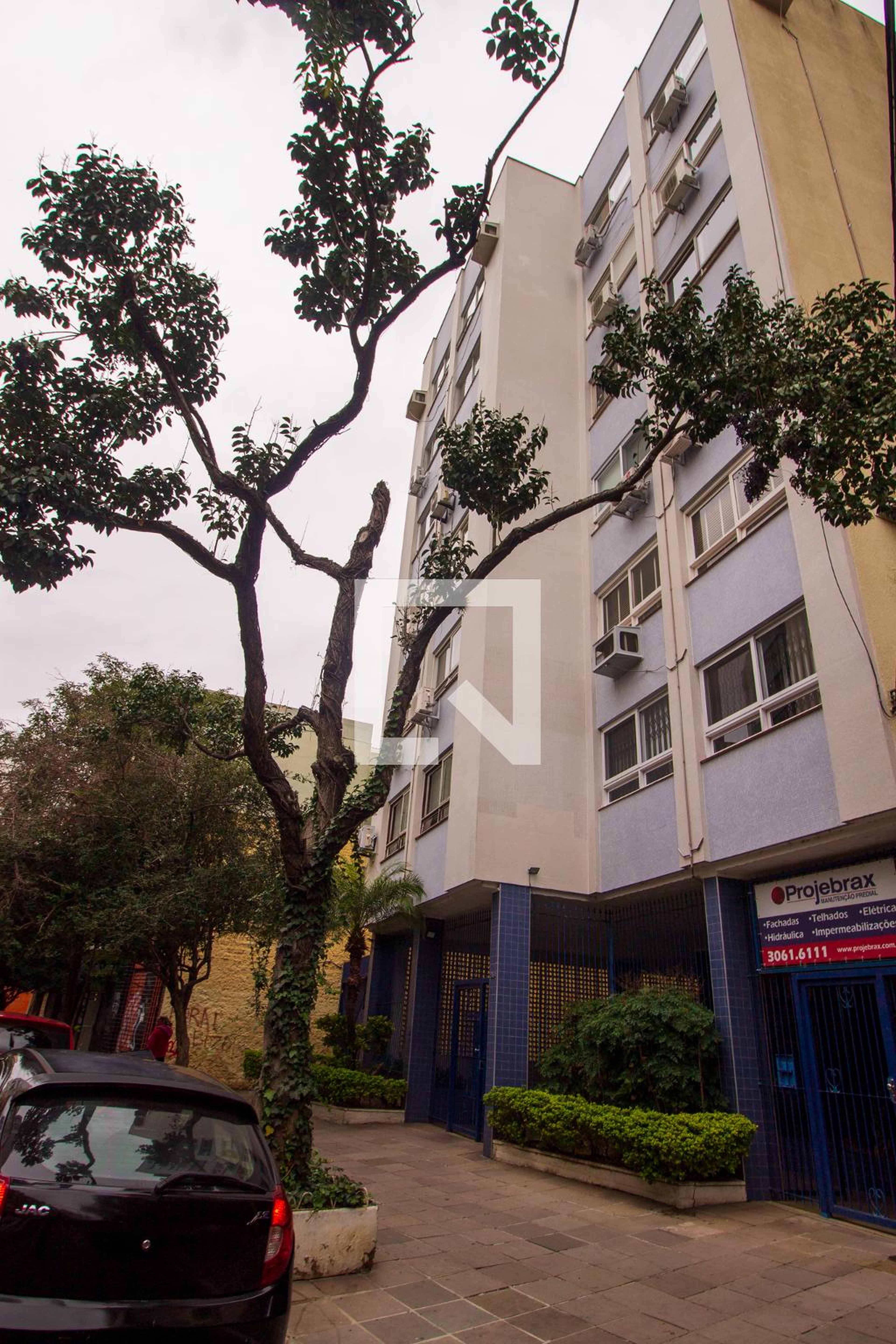 Fachada Condomínio em Rua Demétrio Ribeiro, 531