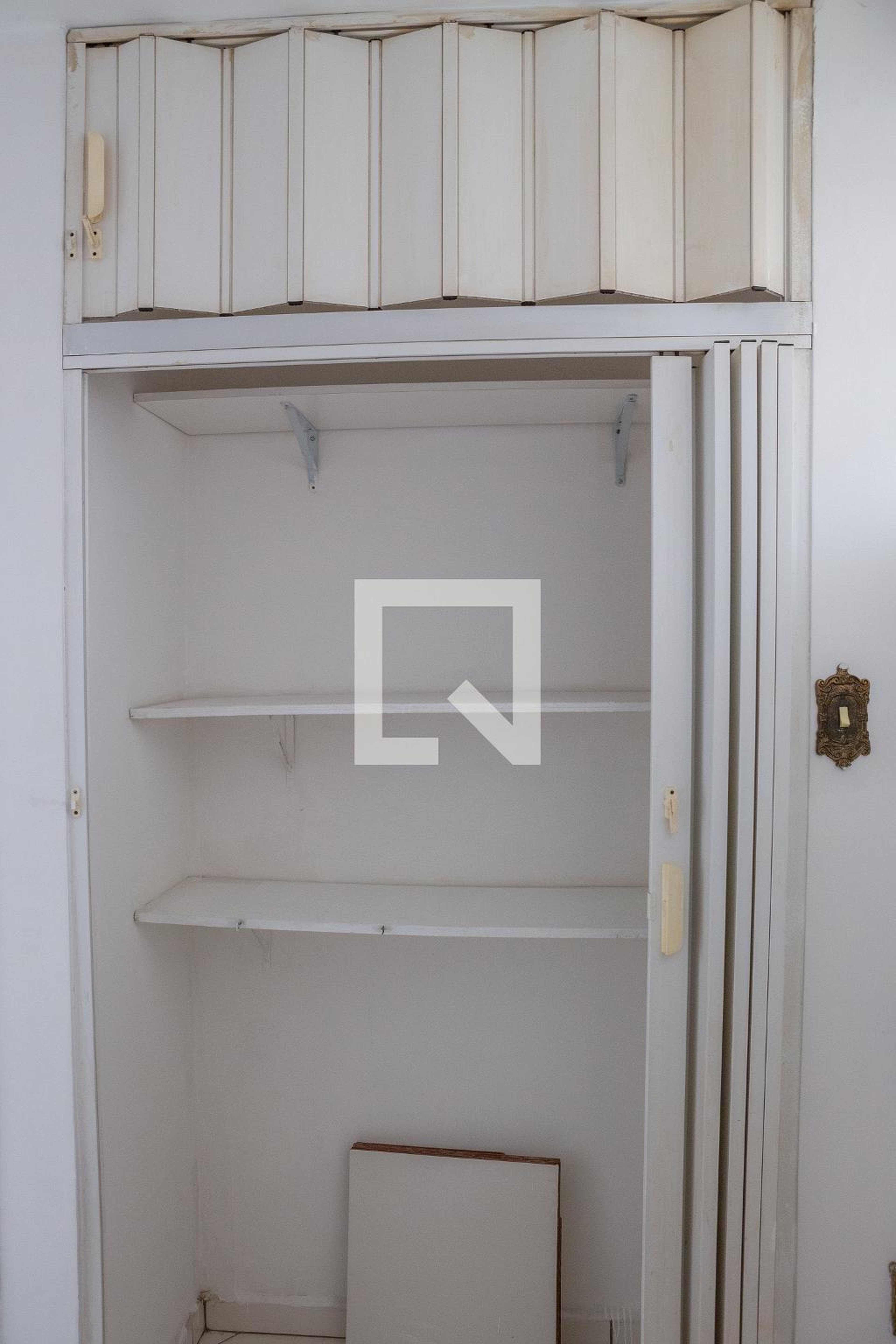 Entrada Condomínio em Avenida Paraguaçu Paulista, 1134