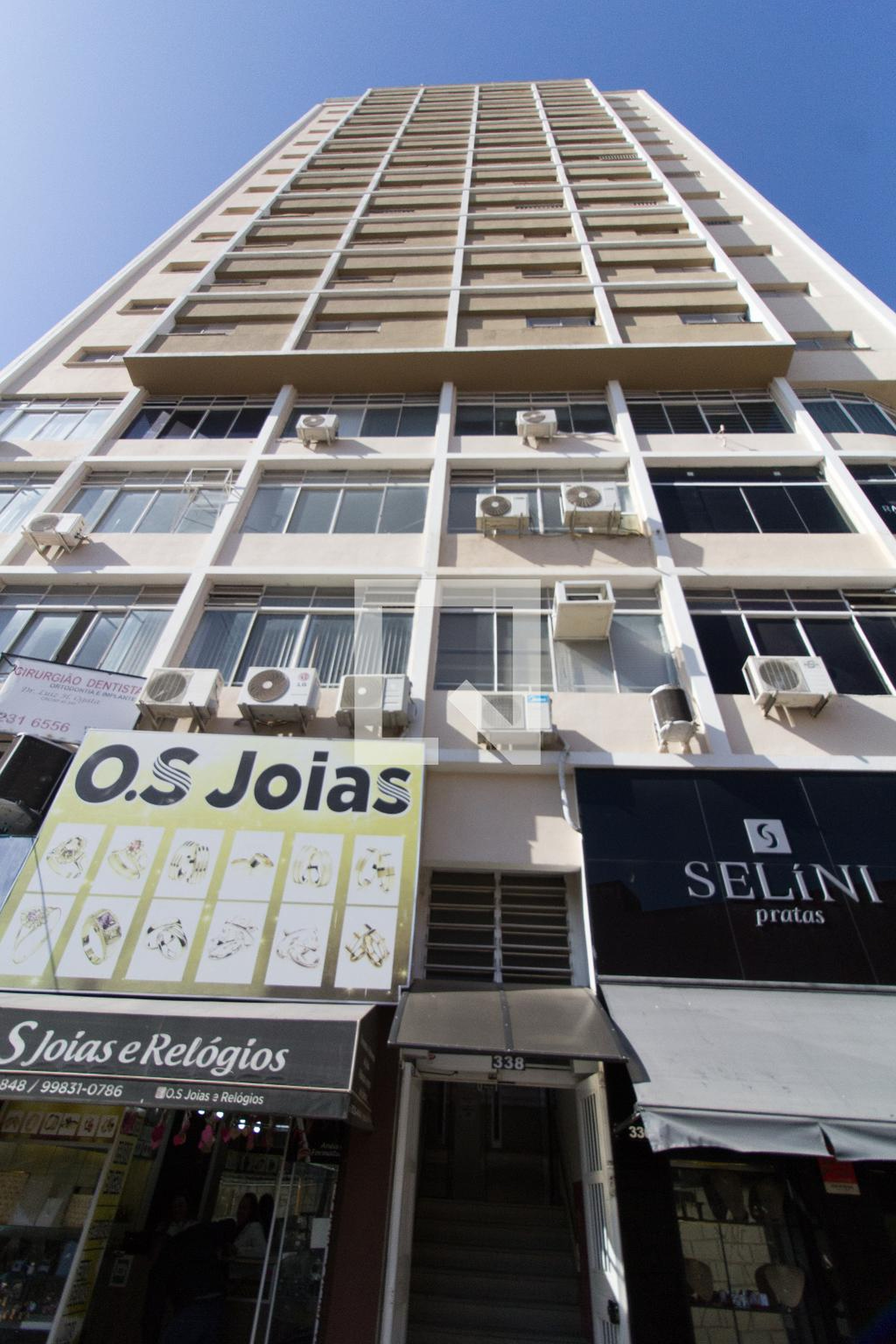 Fachada Condomínio em Rua Doutor Braguinha, 380