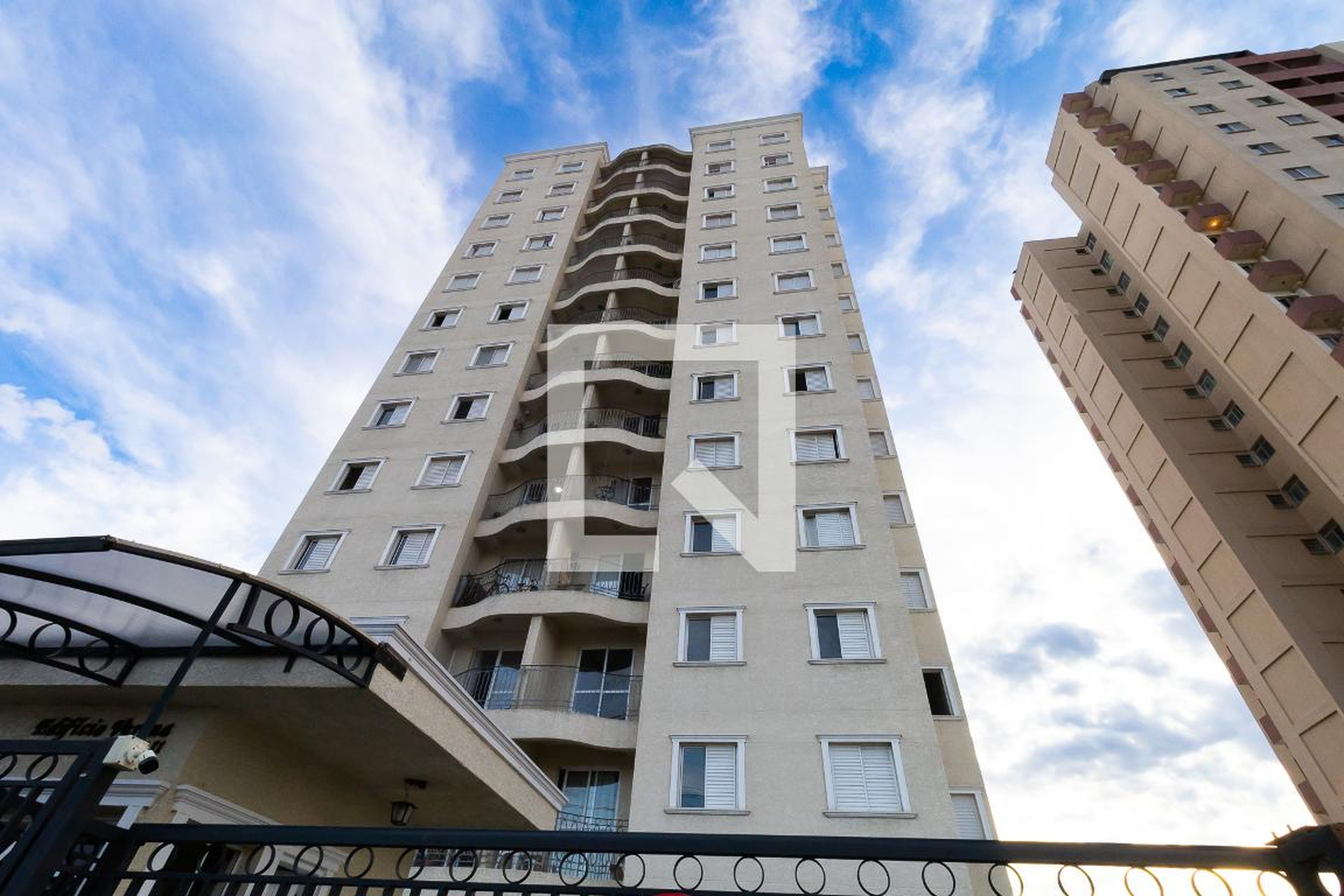 Fachada do Condomínio Condomínio Verona