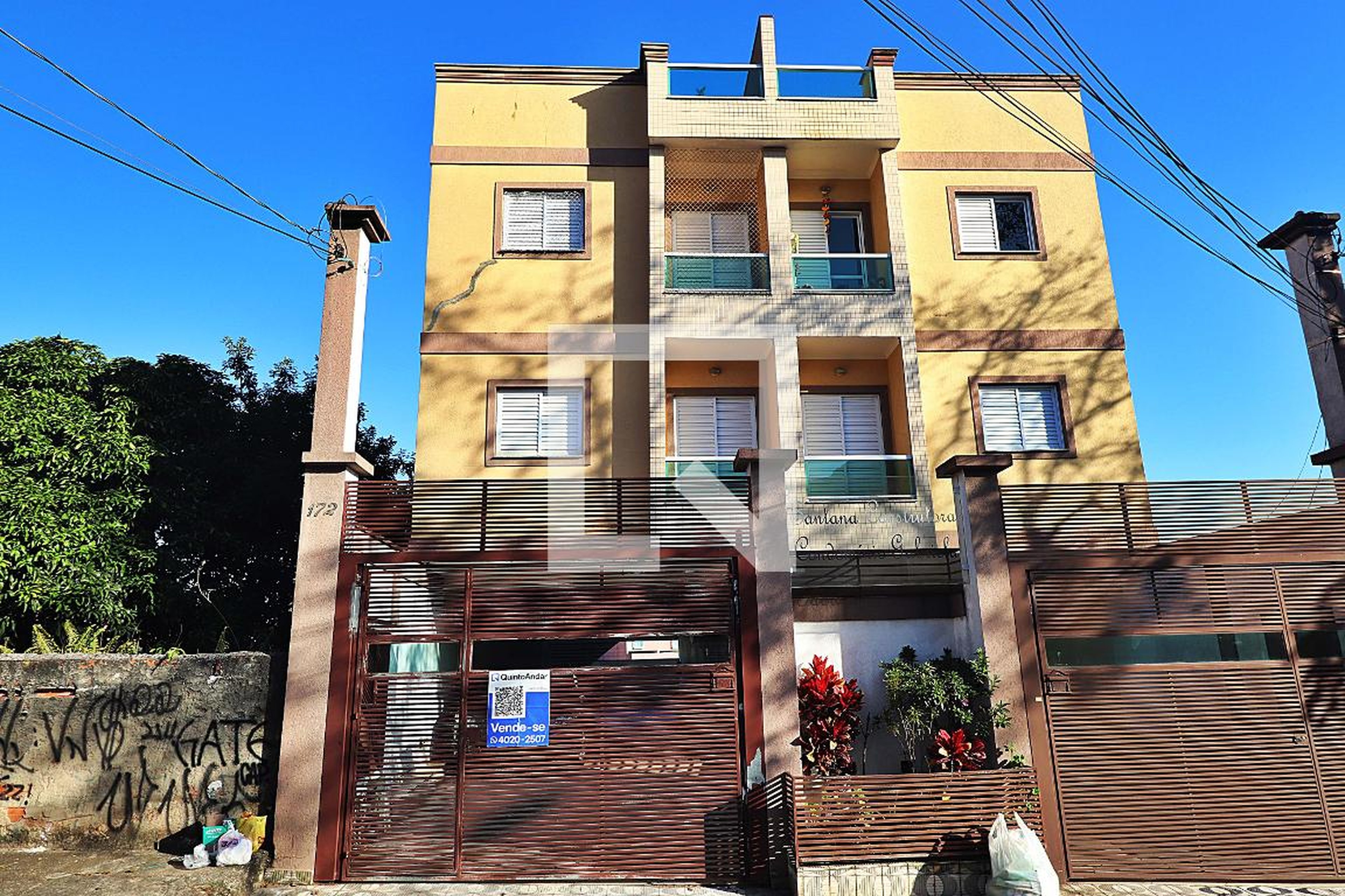 Fachada Condomínio em Rua Diadema, 172