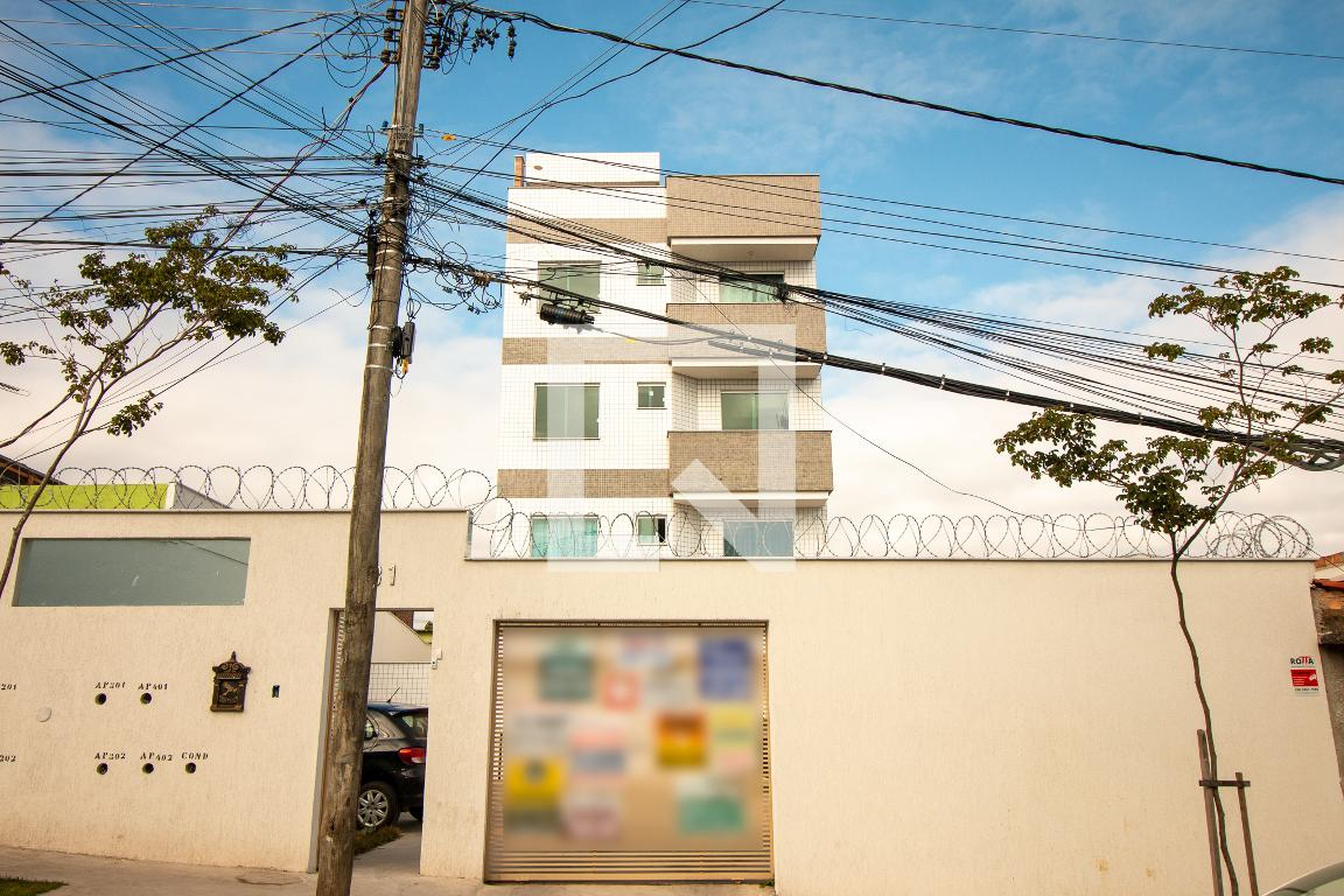 Fachada Condomínio em Rua Sarah Carvalho Machado, 131