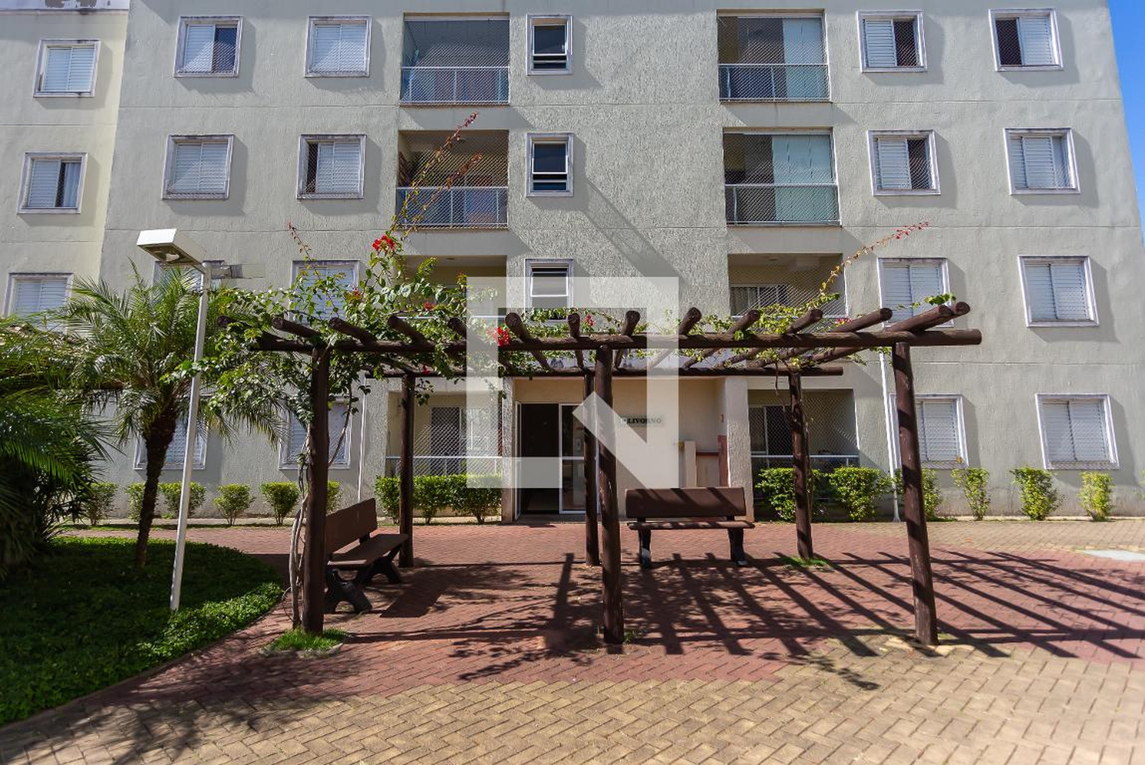 Fachada Condomínio em Rua Sítio do Ribeirão, 262