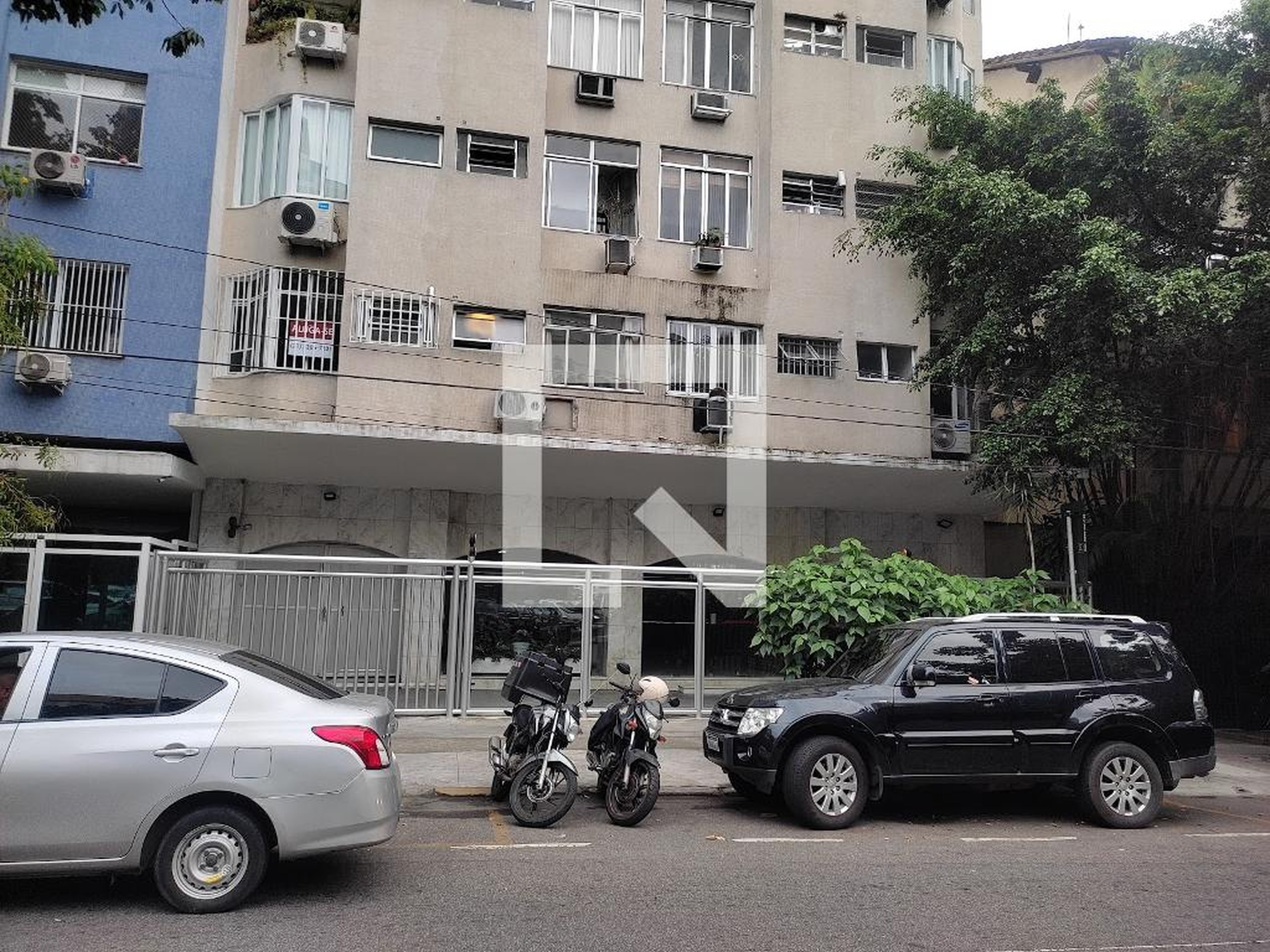 Fachada Condomínio em Rua Dias Ferreira, 506