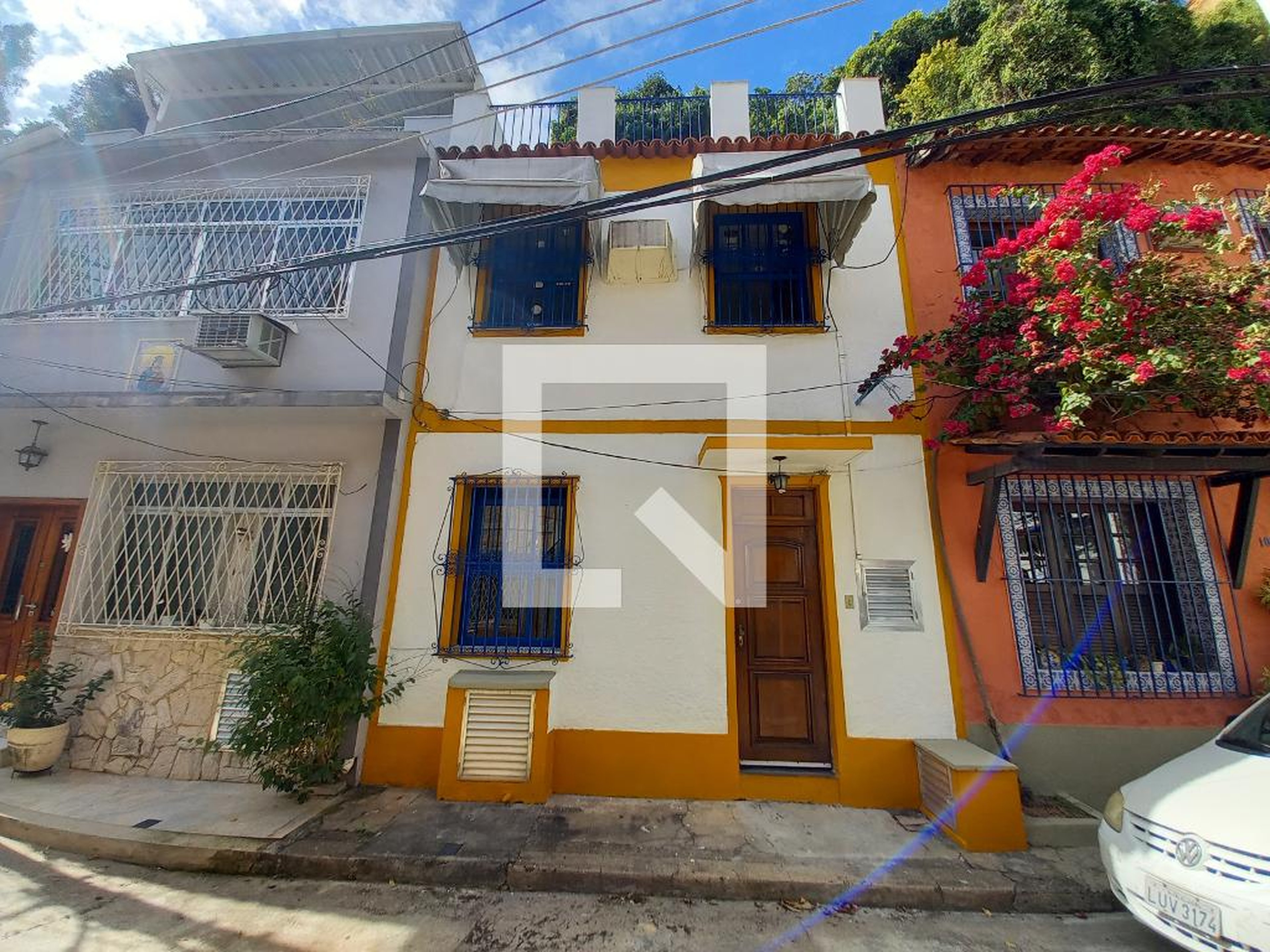 Fachada Condomínio em Rua Jorge Lóssio, 59