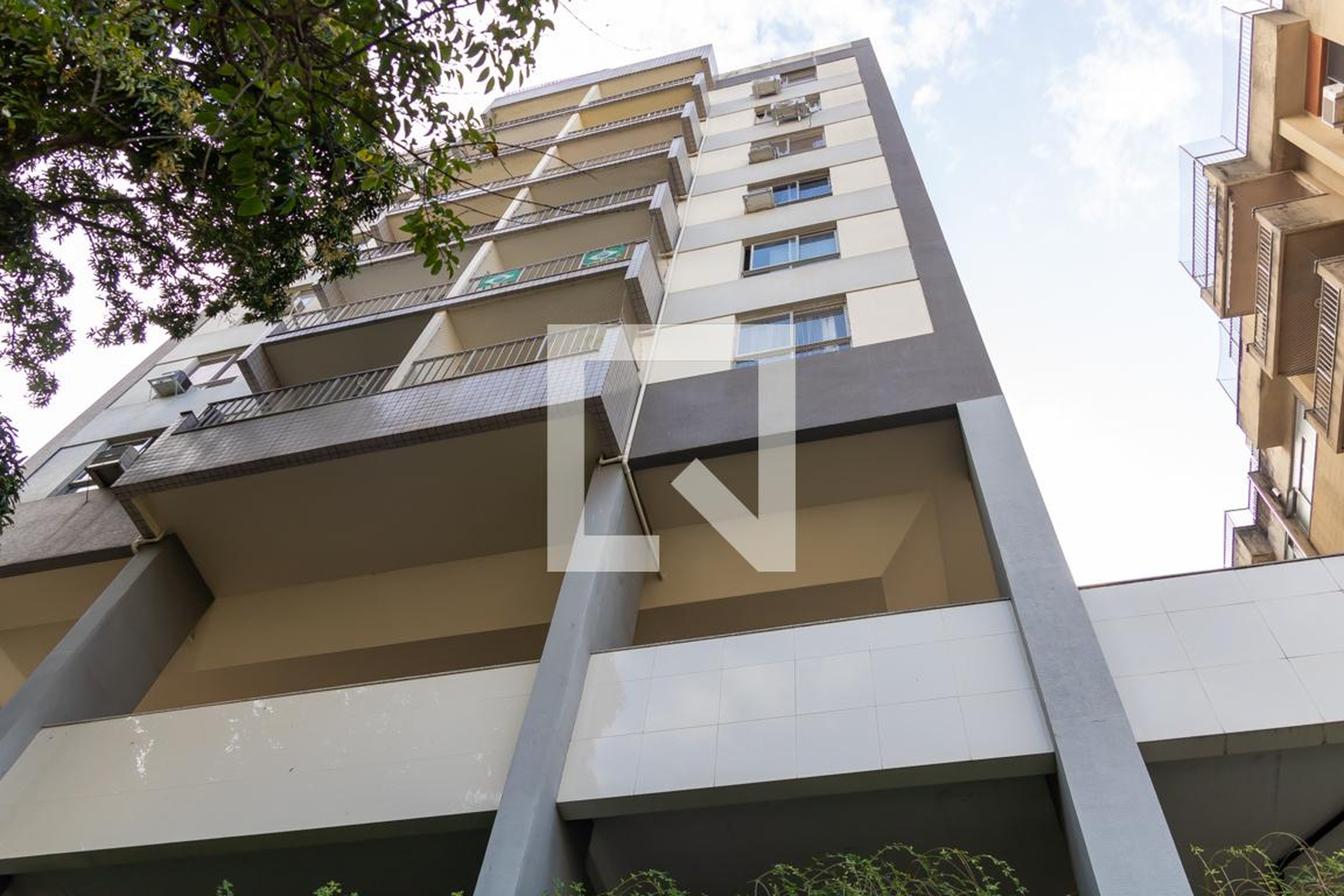 Fachada do Condomínio Condomínio Rosanky