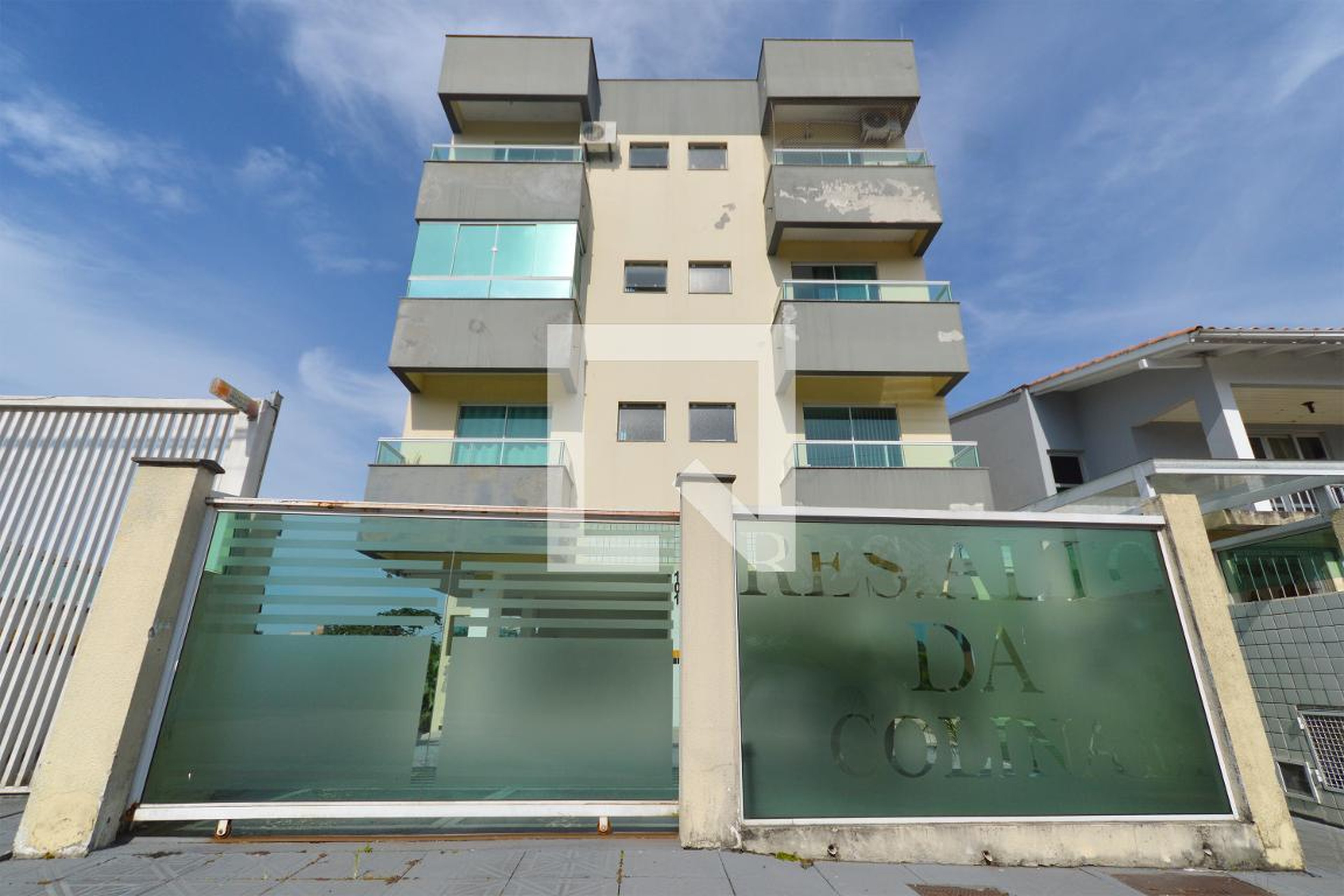 Fachada Condomínio em Rua Vereador, Pedro Medeiros, 106