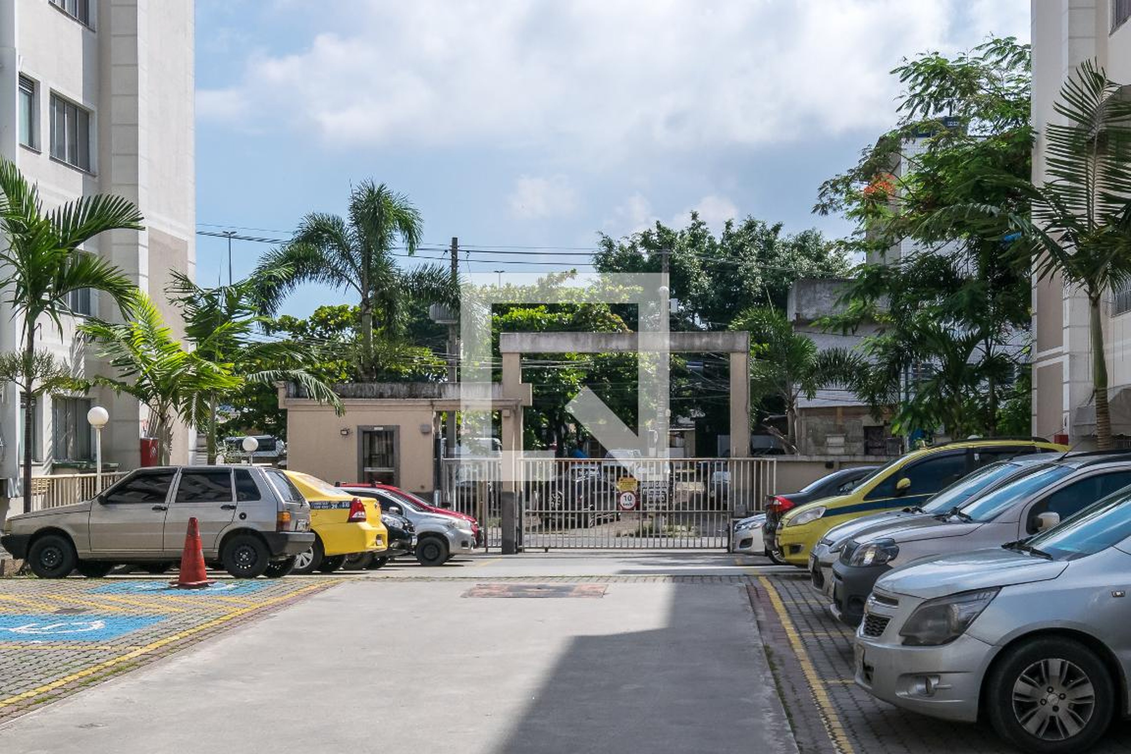 estacionamento - Retiro dos Pinheiros