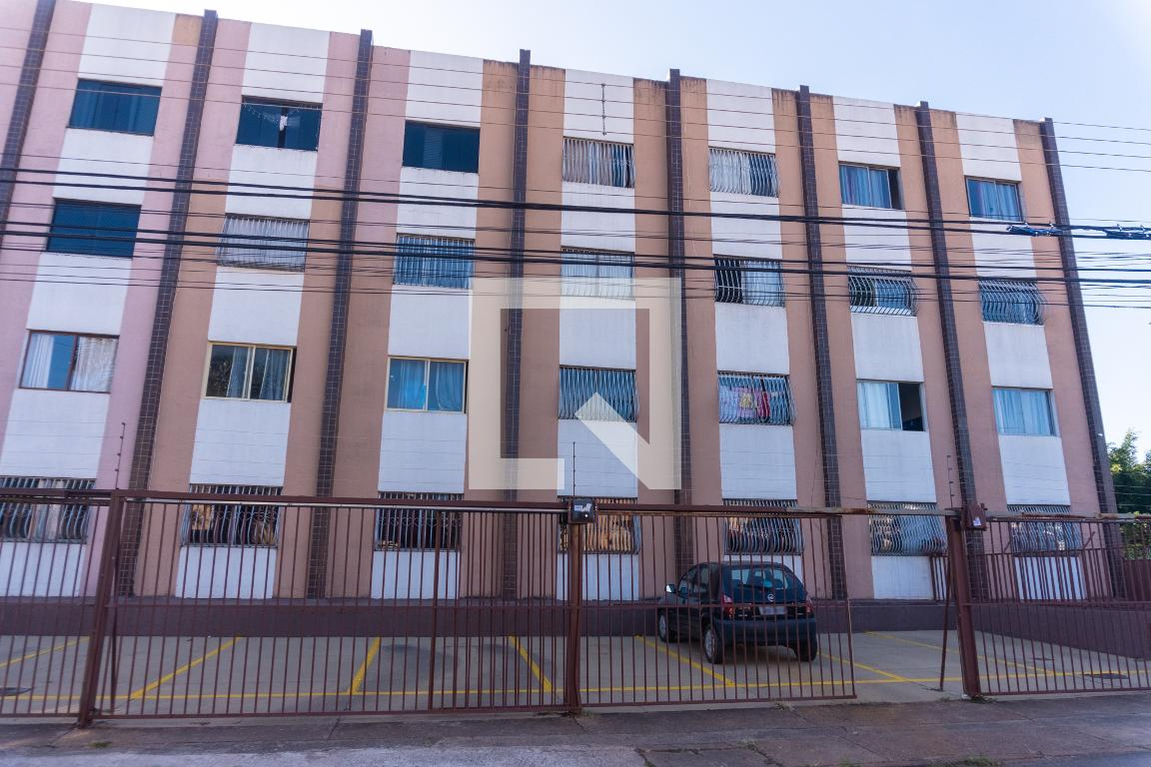 Fachada do Prédio Condomínio em QI 616 Conjunto B Comércio, 1