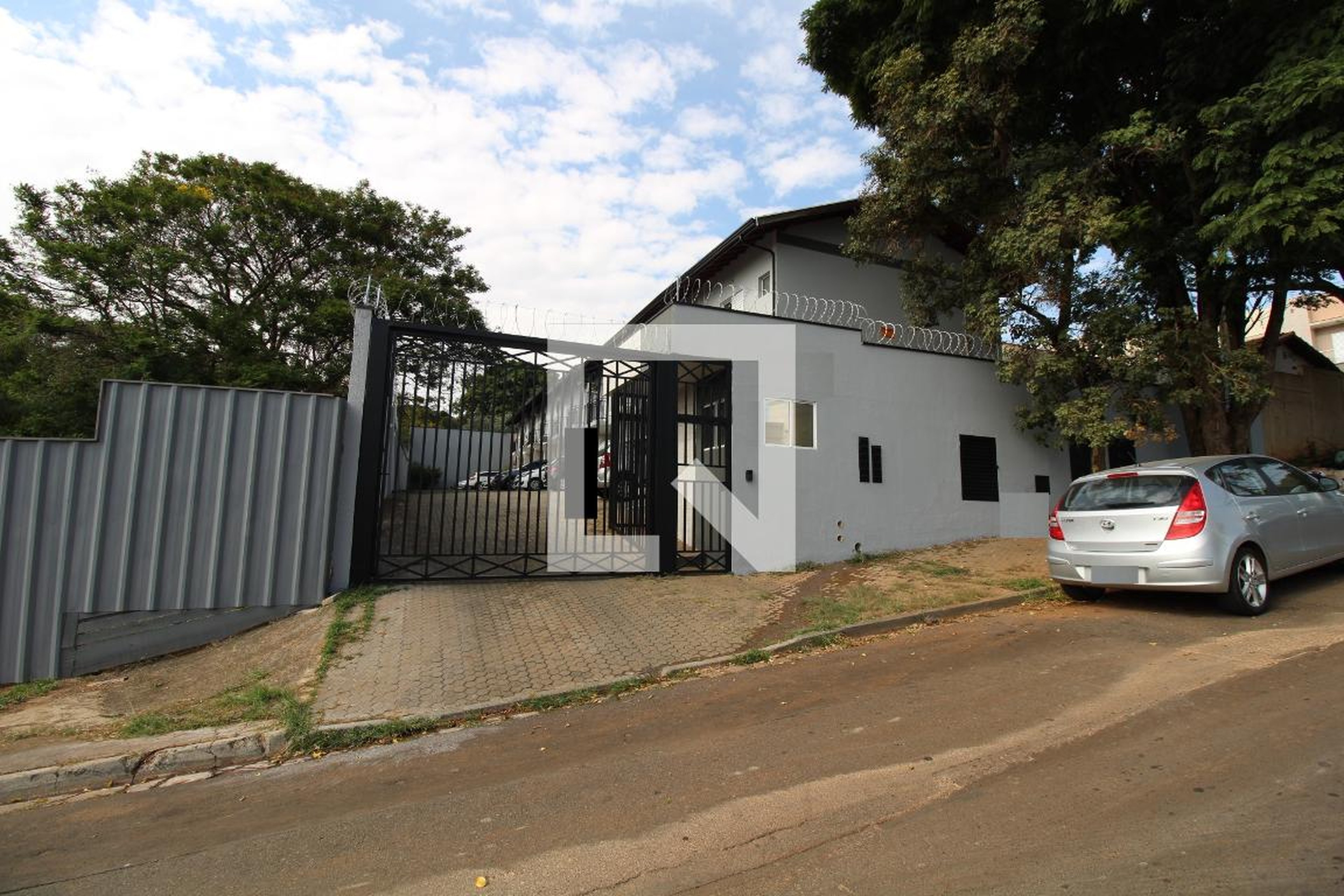 Fachada do Condomínio Condomínio Village Dom Pedro II