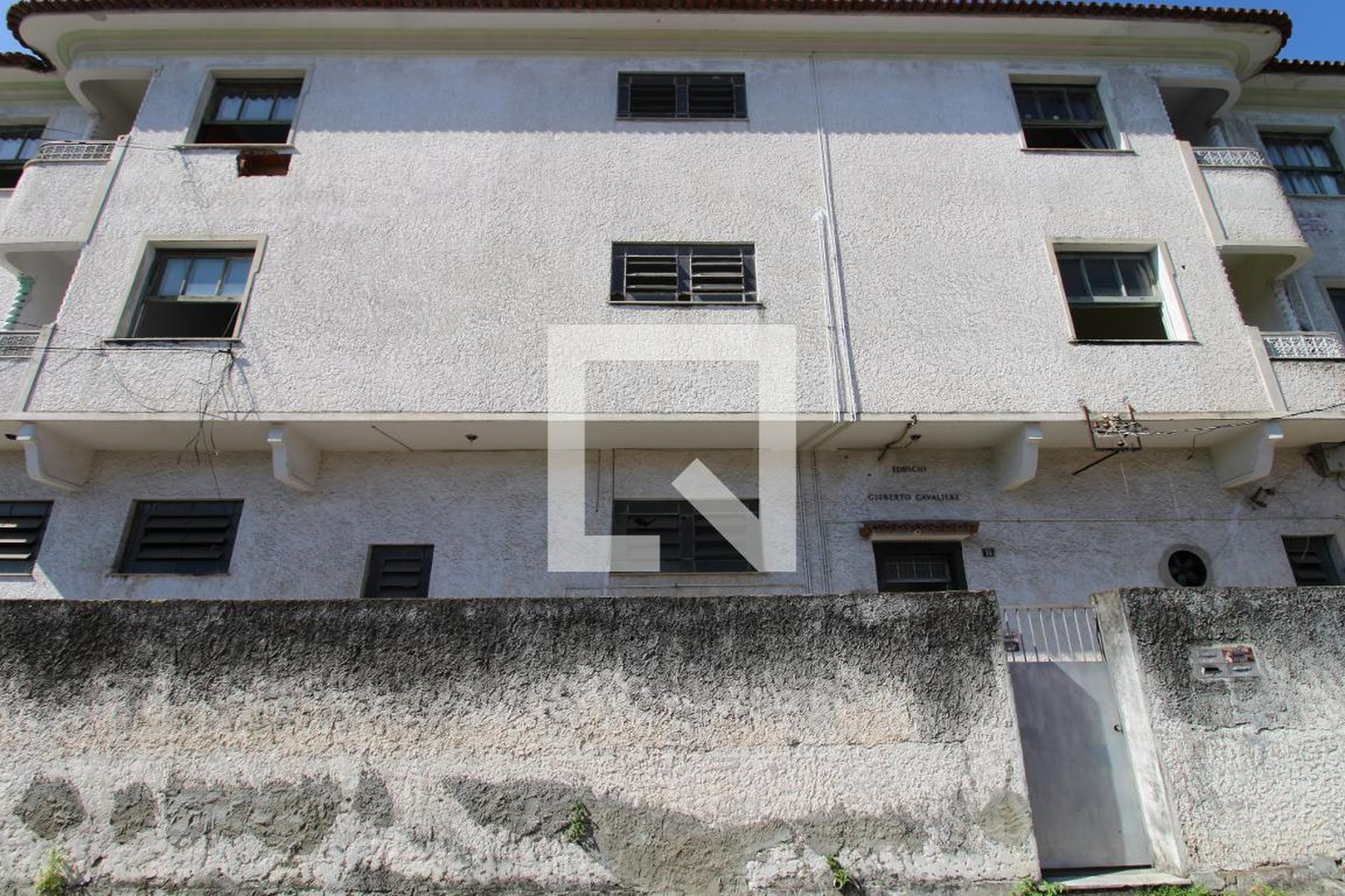 Fachada Condomínio em Travessa Andrade, 18