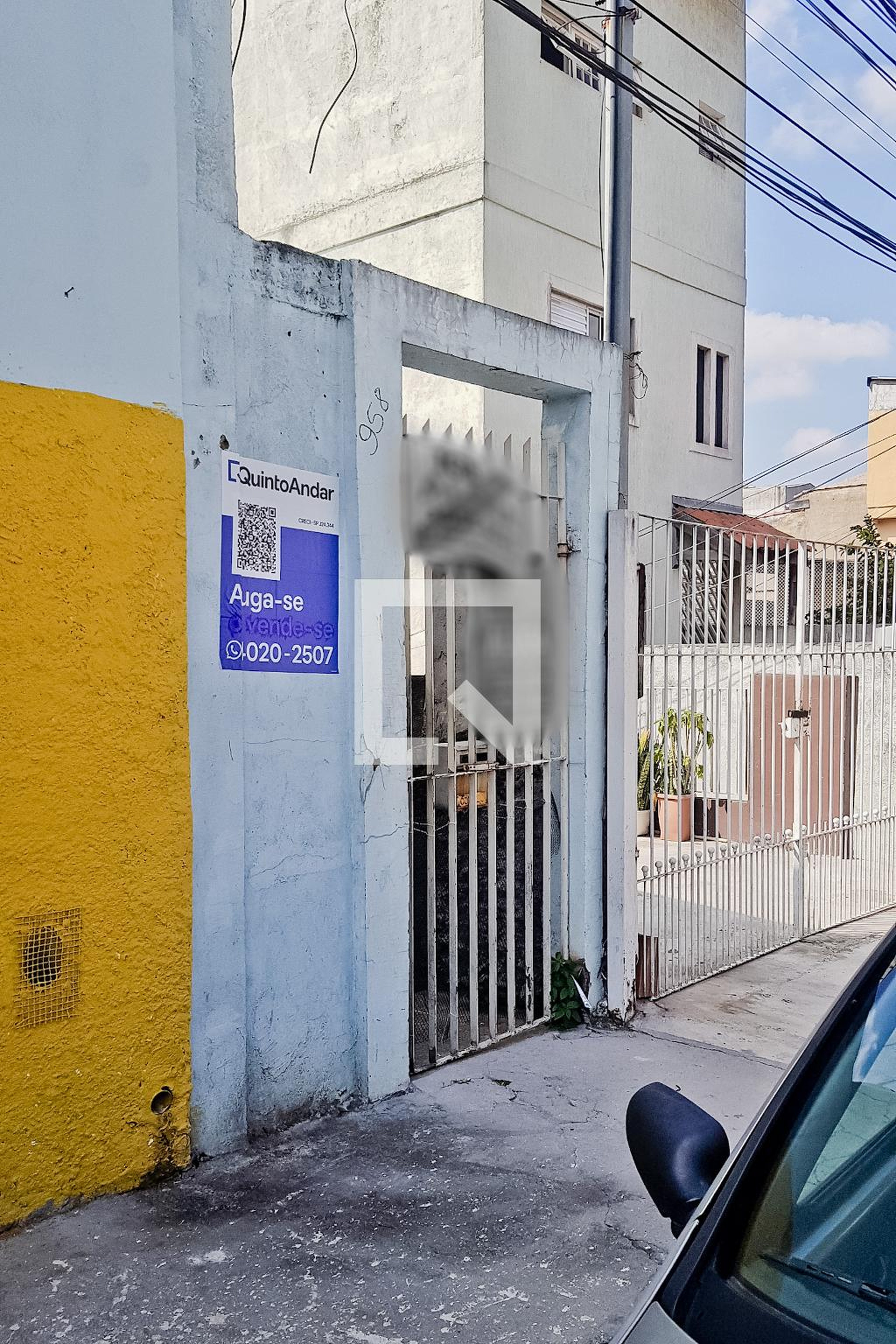 Fachada Condomínio em Rua Carlos Belmiro Correia, 958