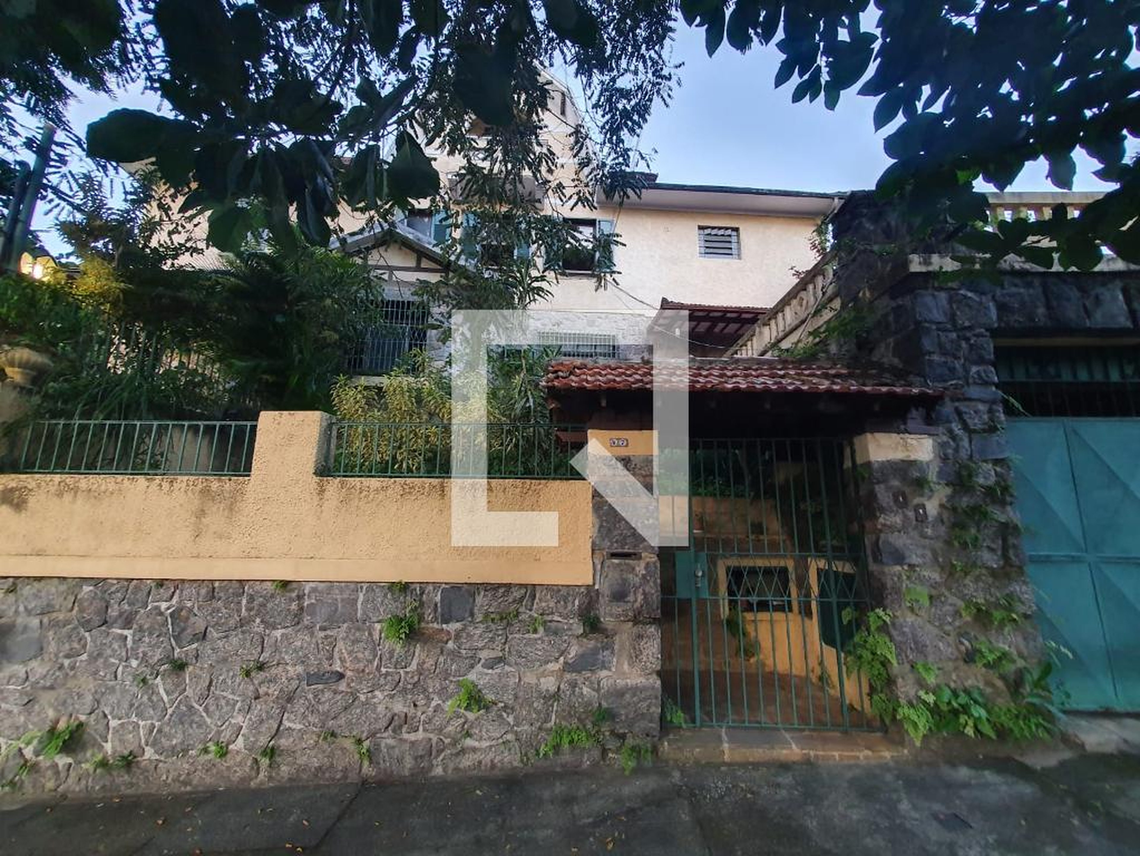 Fachada Condomínio em Rua Sabóia Lima, 47