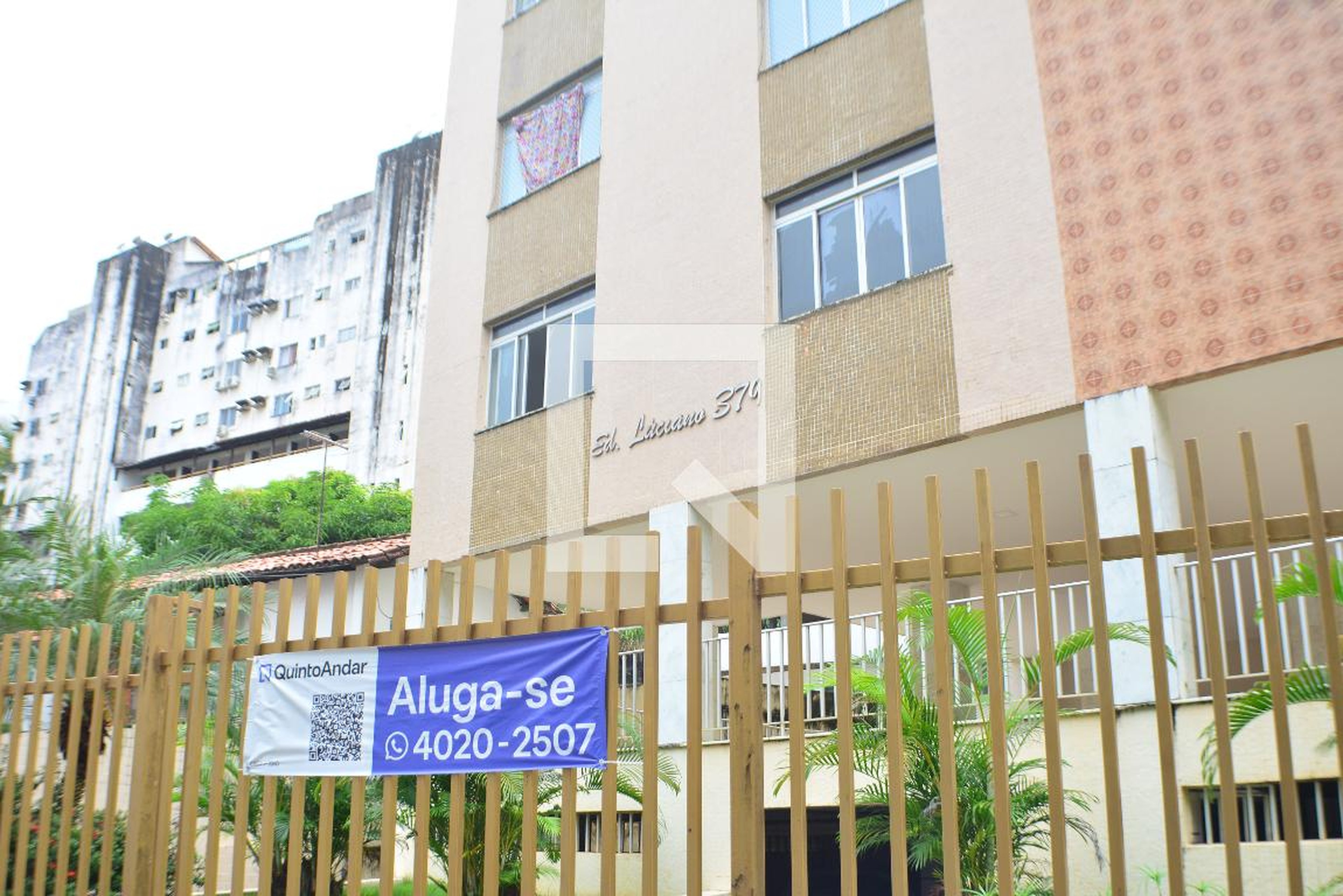 Fachada Condomínio em Rua Professor Gérson Pinto, 378