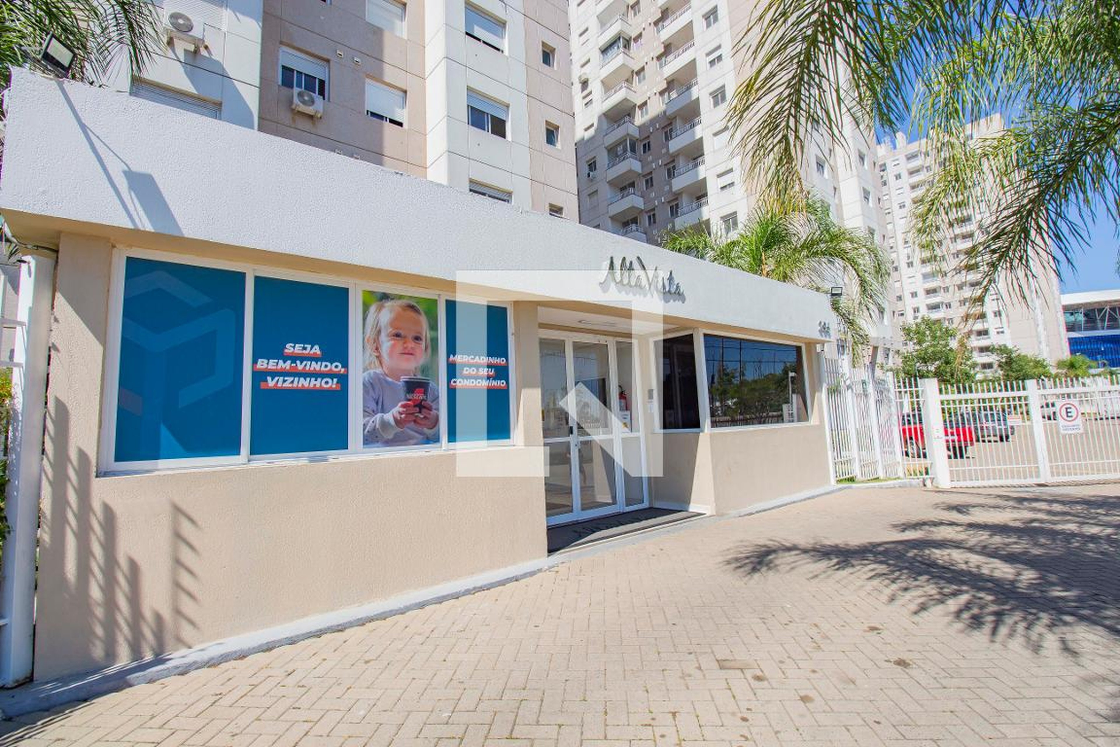 Fachada do Condomínio Condomínio em Airton Ferreira da Silveira, 295