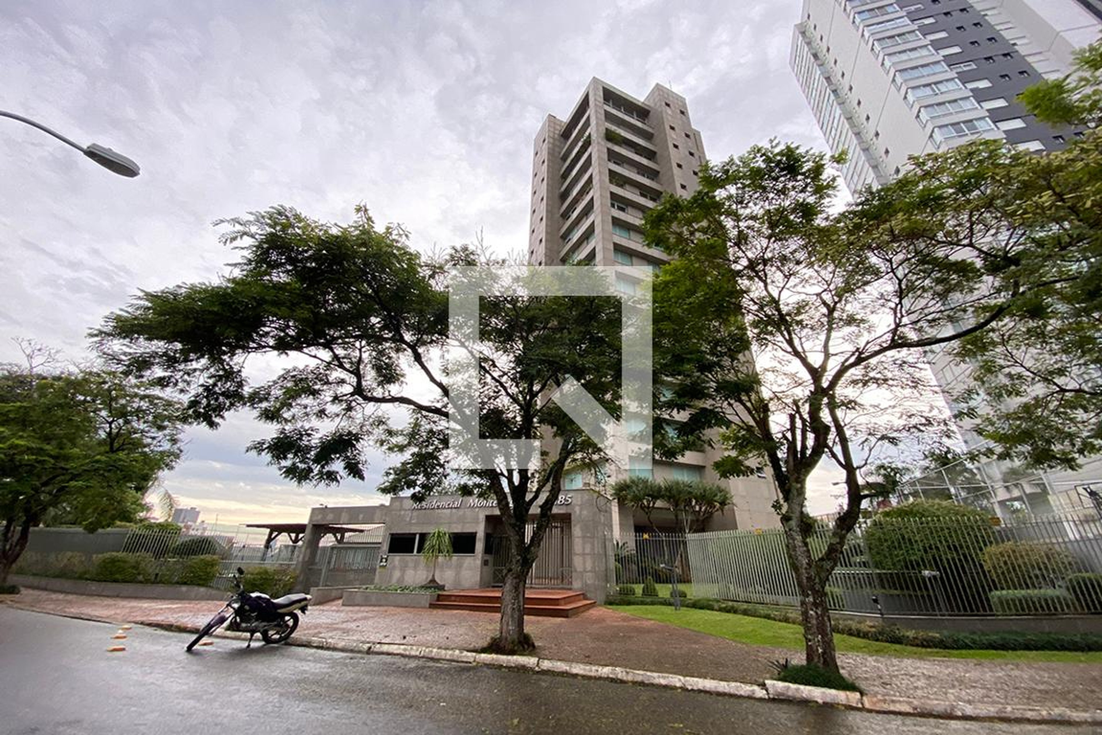 Fachada do Condomínio Condomínio em Rua Montenegro, 185