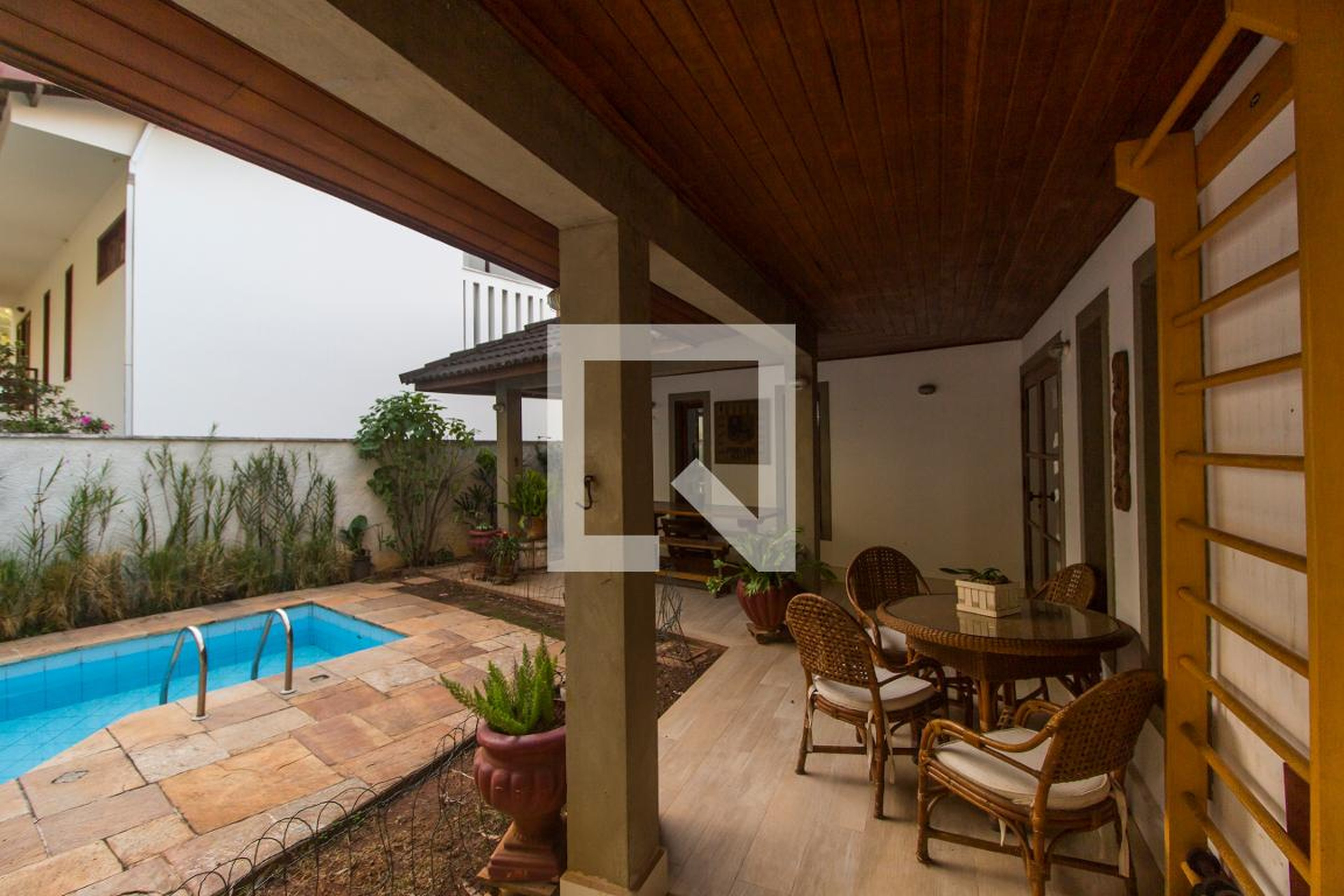 Piscina Condomínio em Alameda das Dracenas, 5