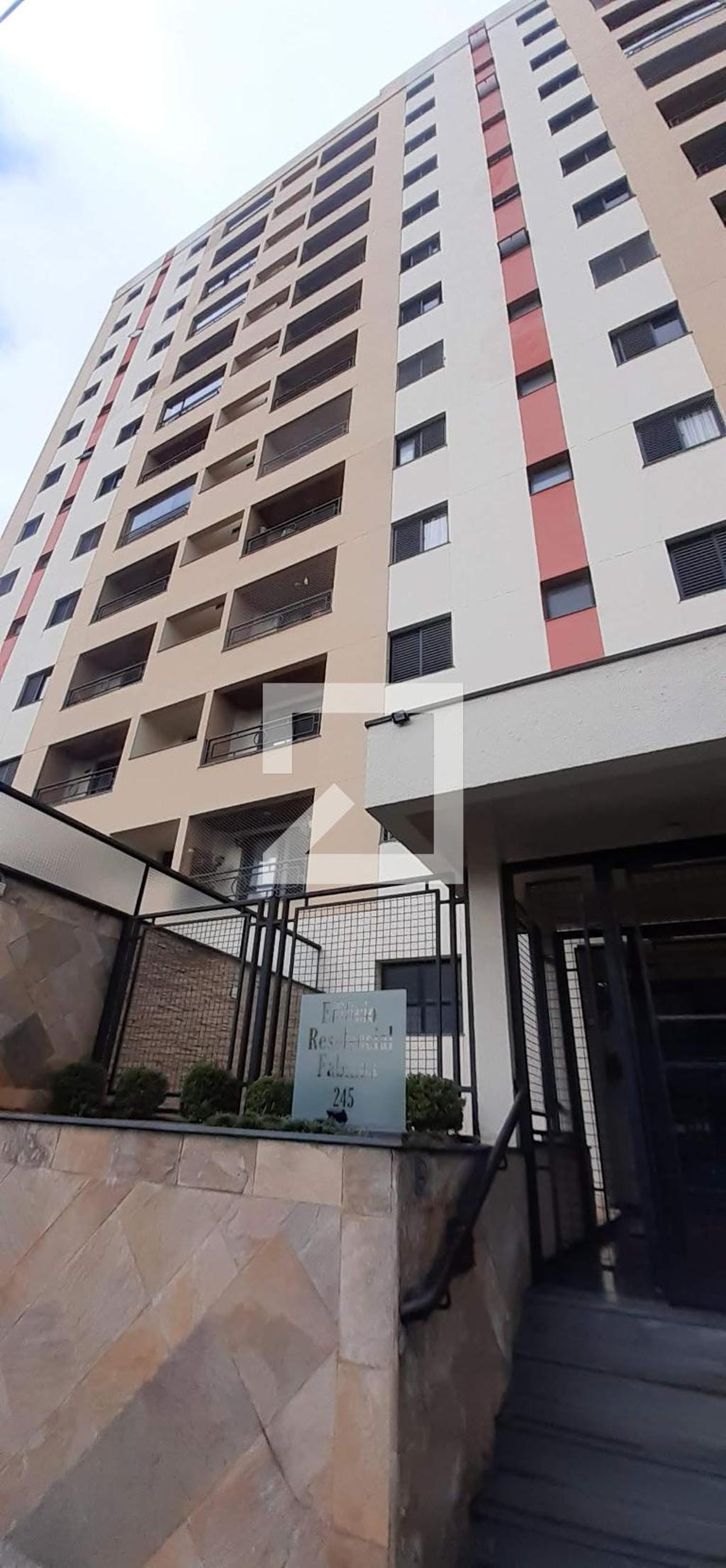 Fachada do Condomínio Condomínio Fabiana