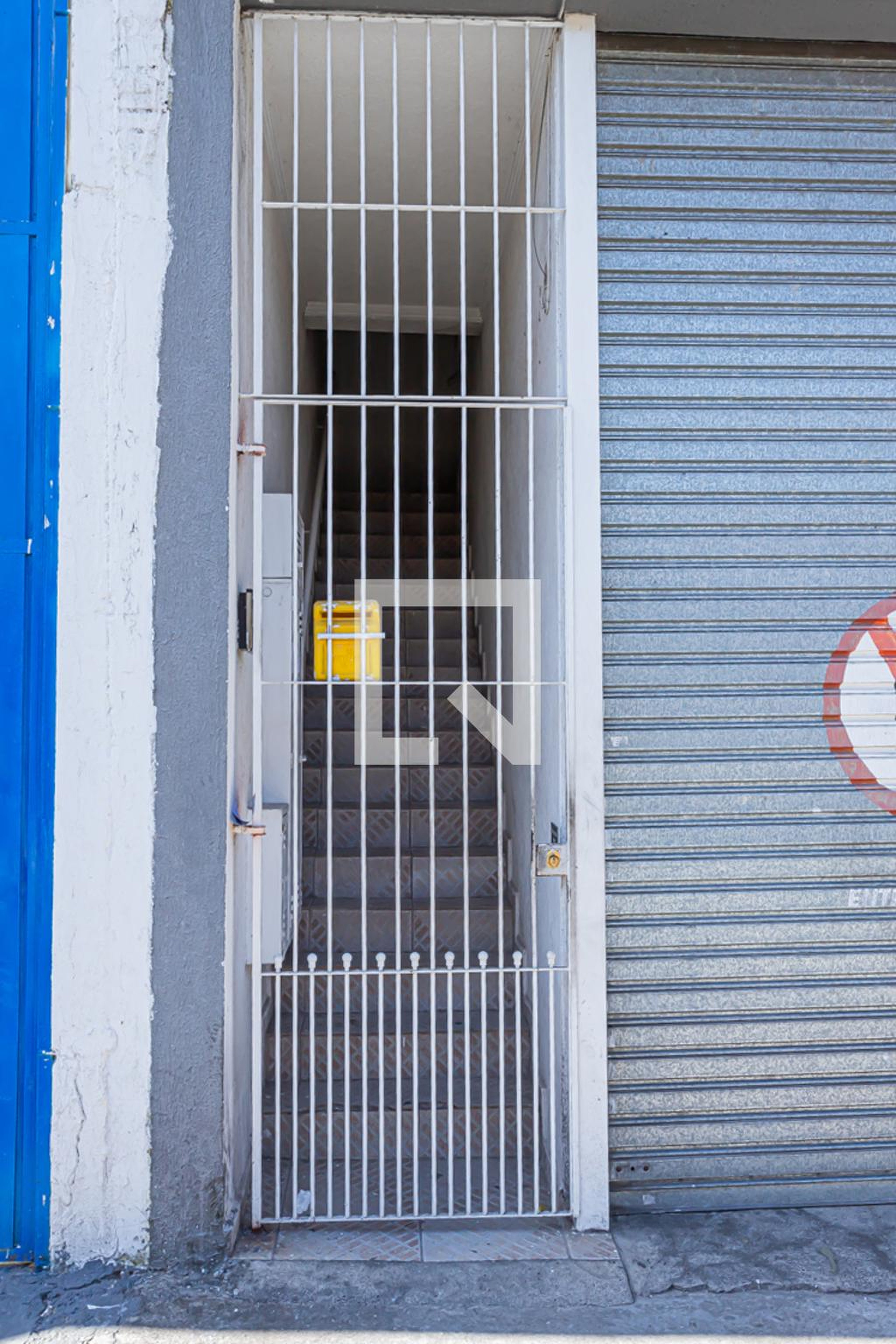 Fachada Condomínio em Rua Tenente Heli Câmara, 28