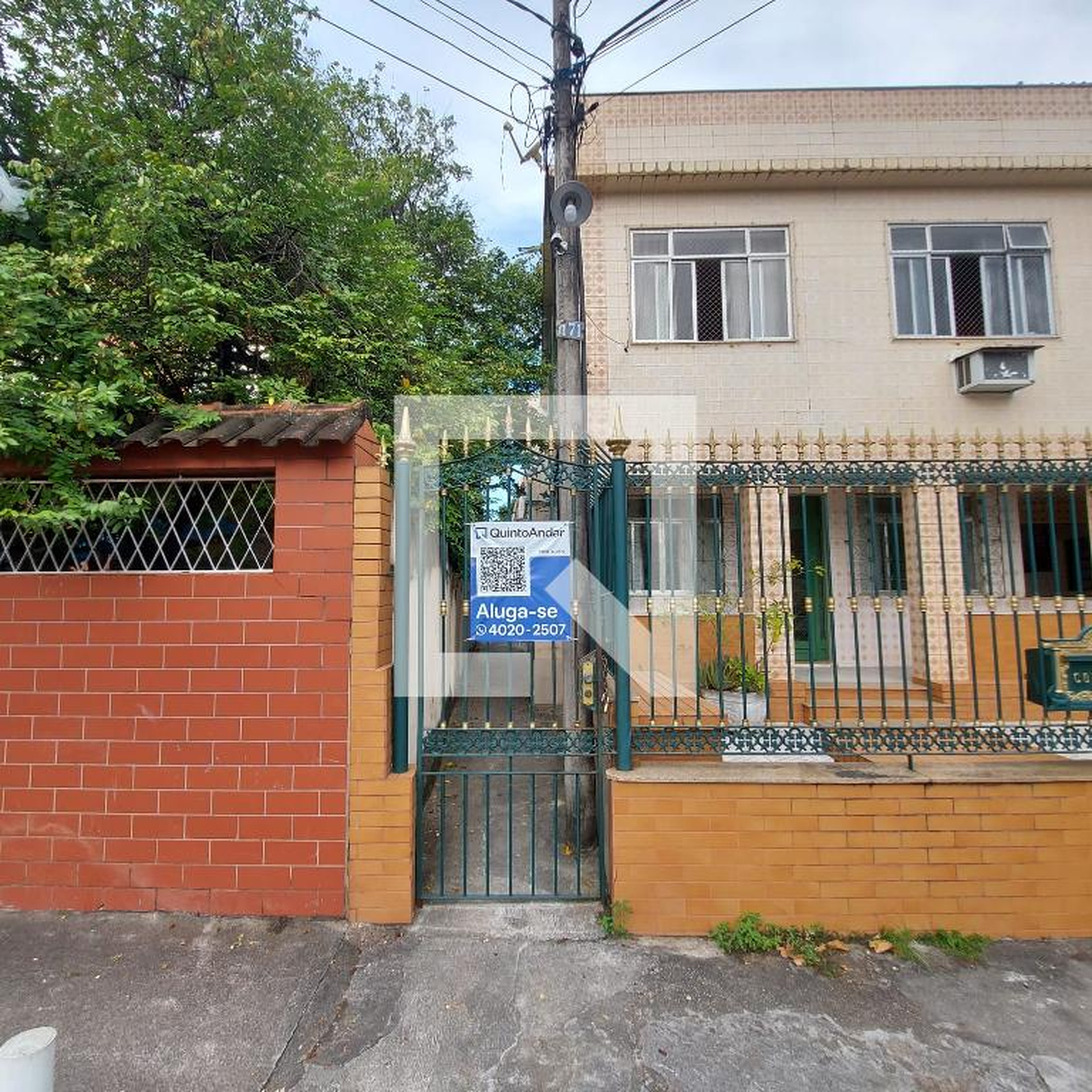 Fachada Condomínio em Rua Adalgisa, 171