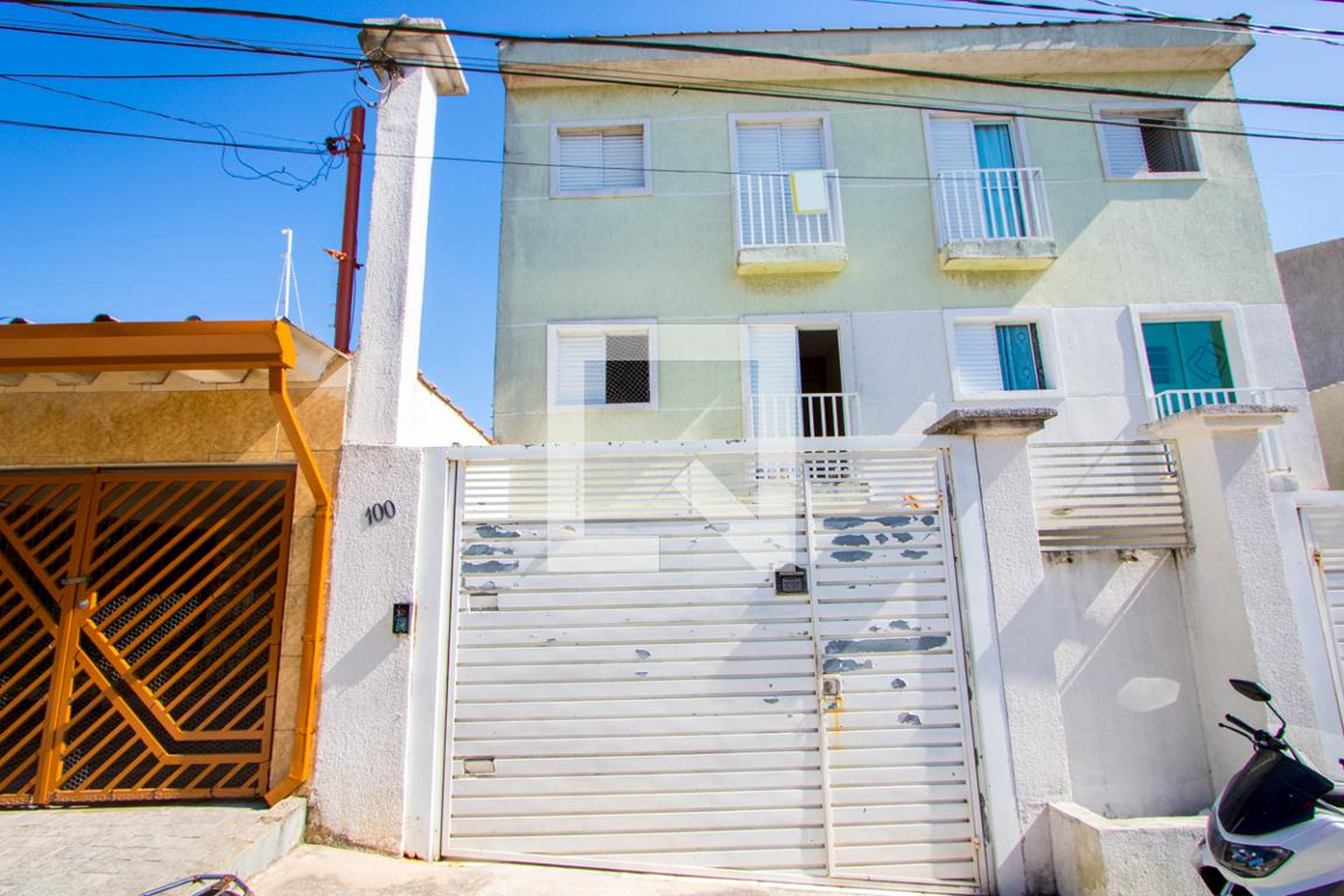 Fachada Condomínio em Rua Maria José, 100