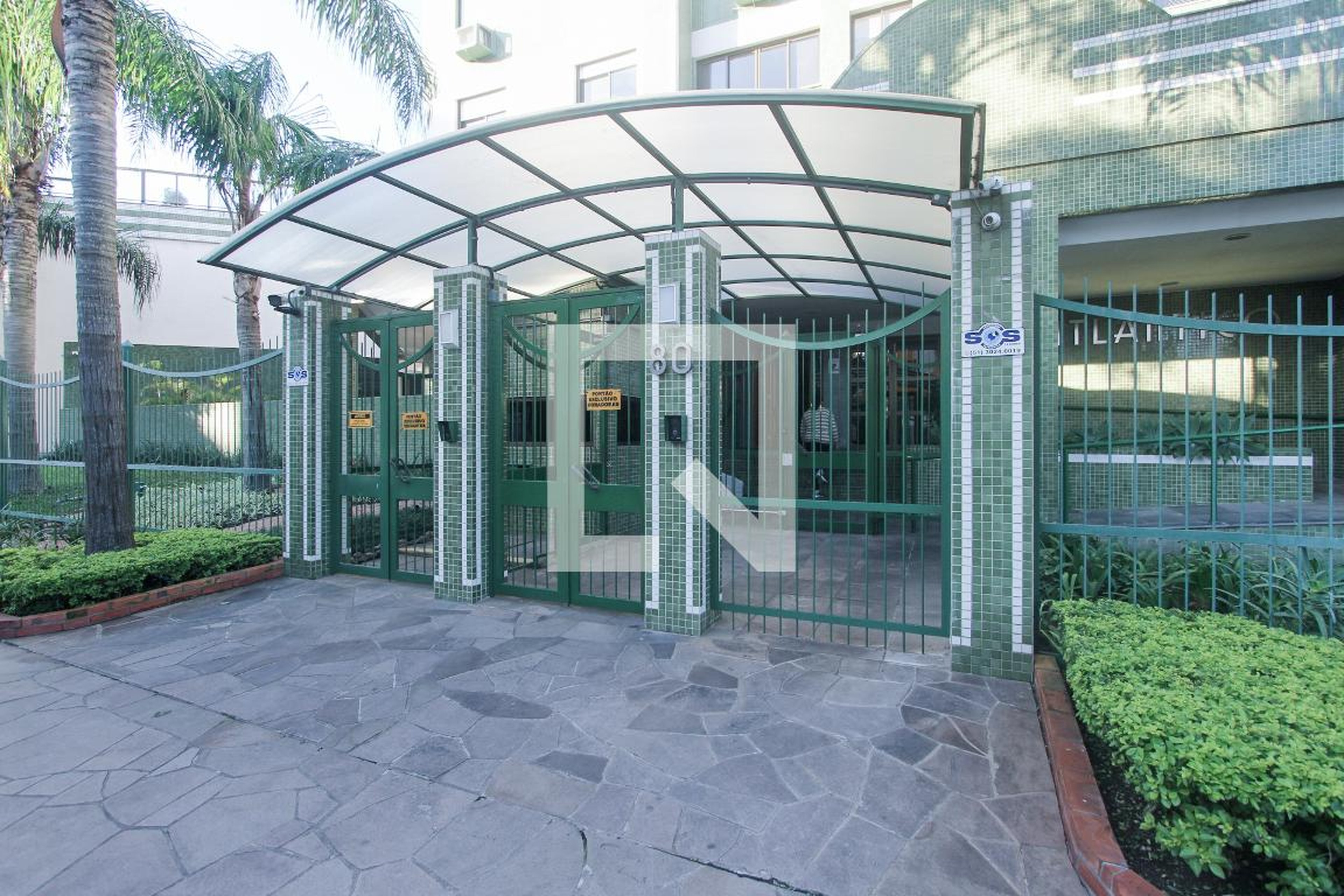 Fachada do Condomínio Condomínio em Rua Doutor Alcídes Cruz, 80