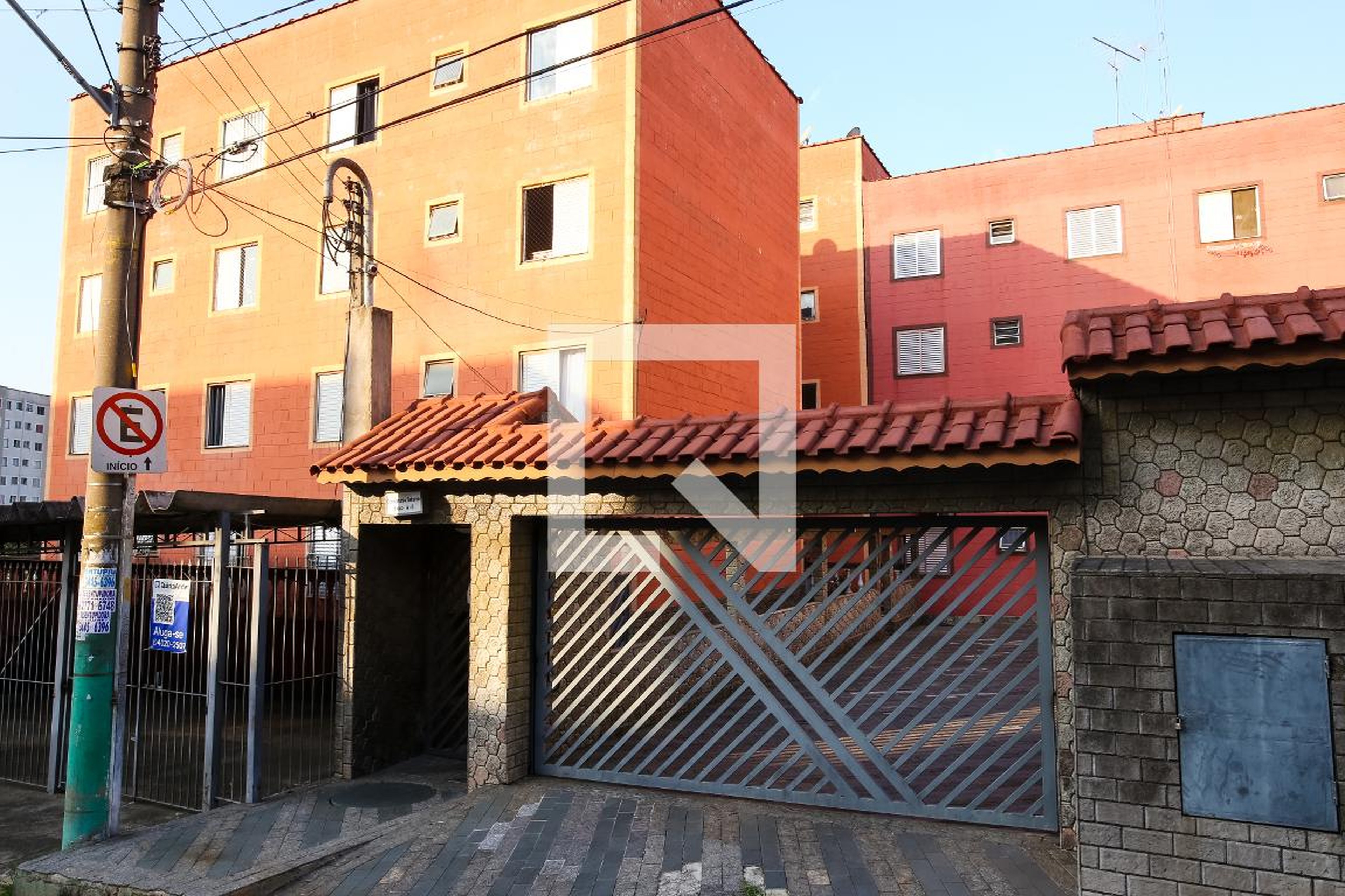 Fachada Condomínio em Rua Ciro Monteiro, 8