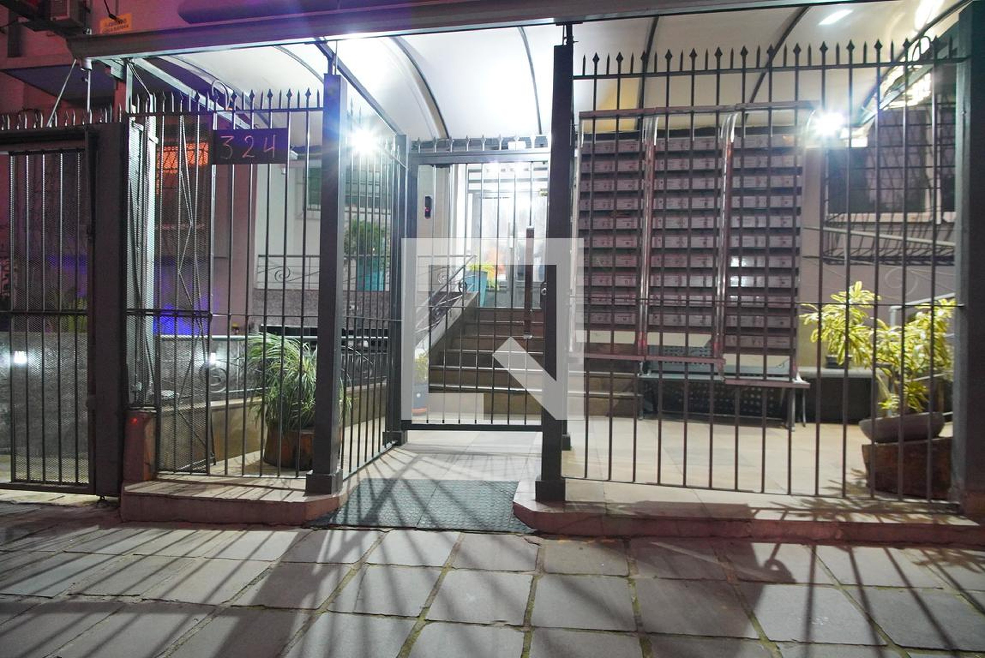 Fachada Condomínio em Rua Coronel Bordini, 324