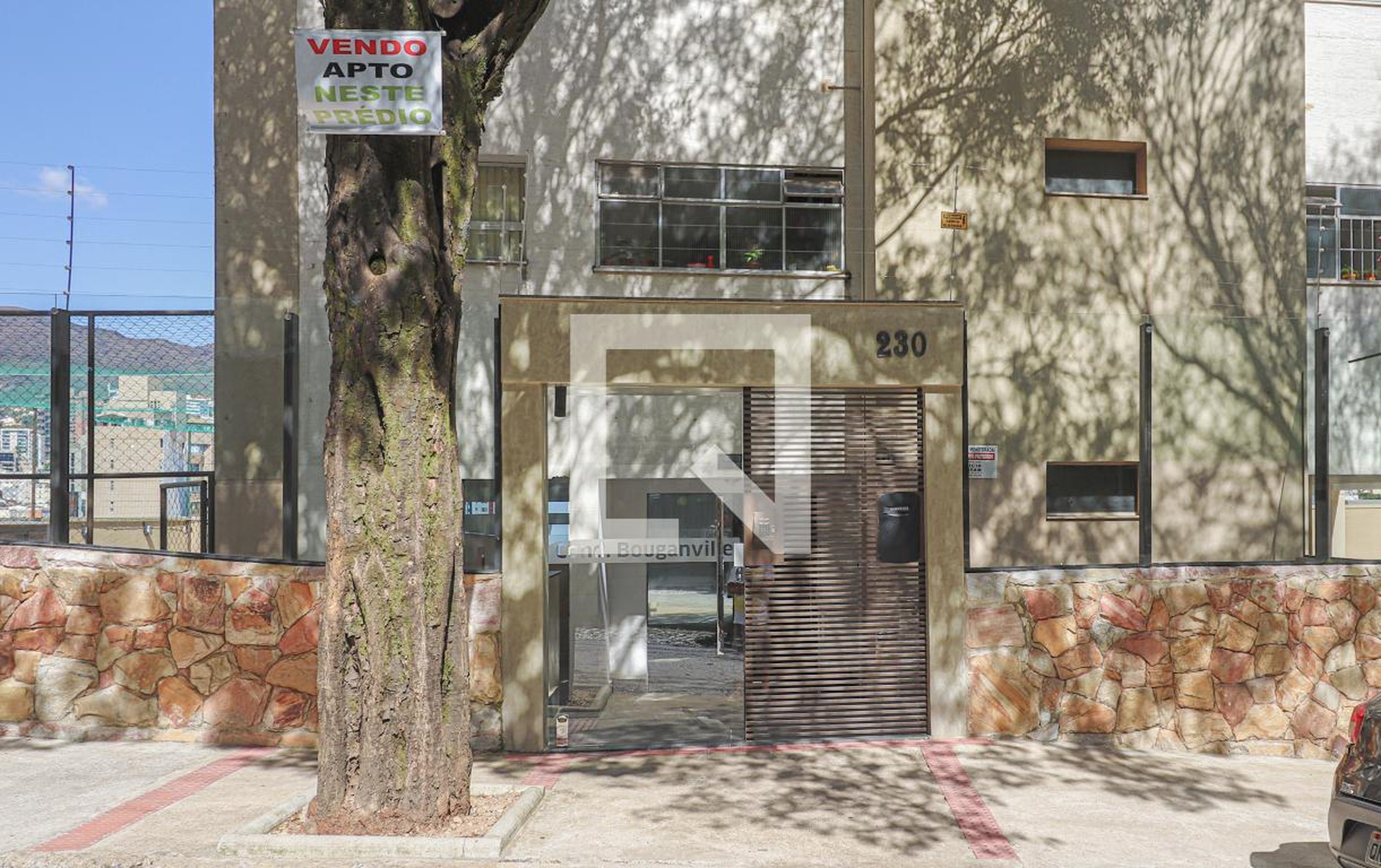 Fachada Condomínio em Rua Itaparica, 230