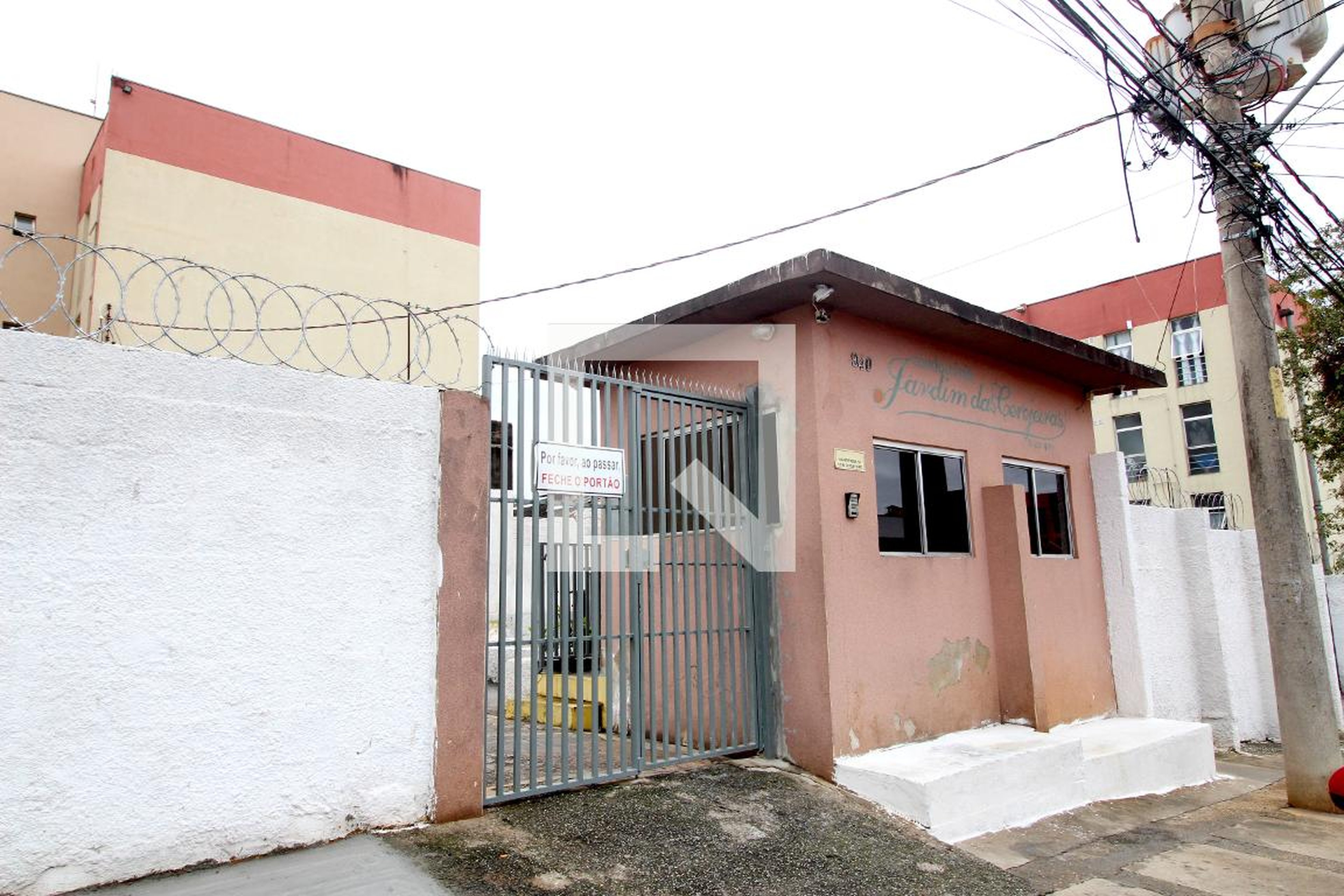 Fachada do Condomínio Edifício Residencial Cerejeiras