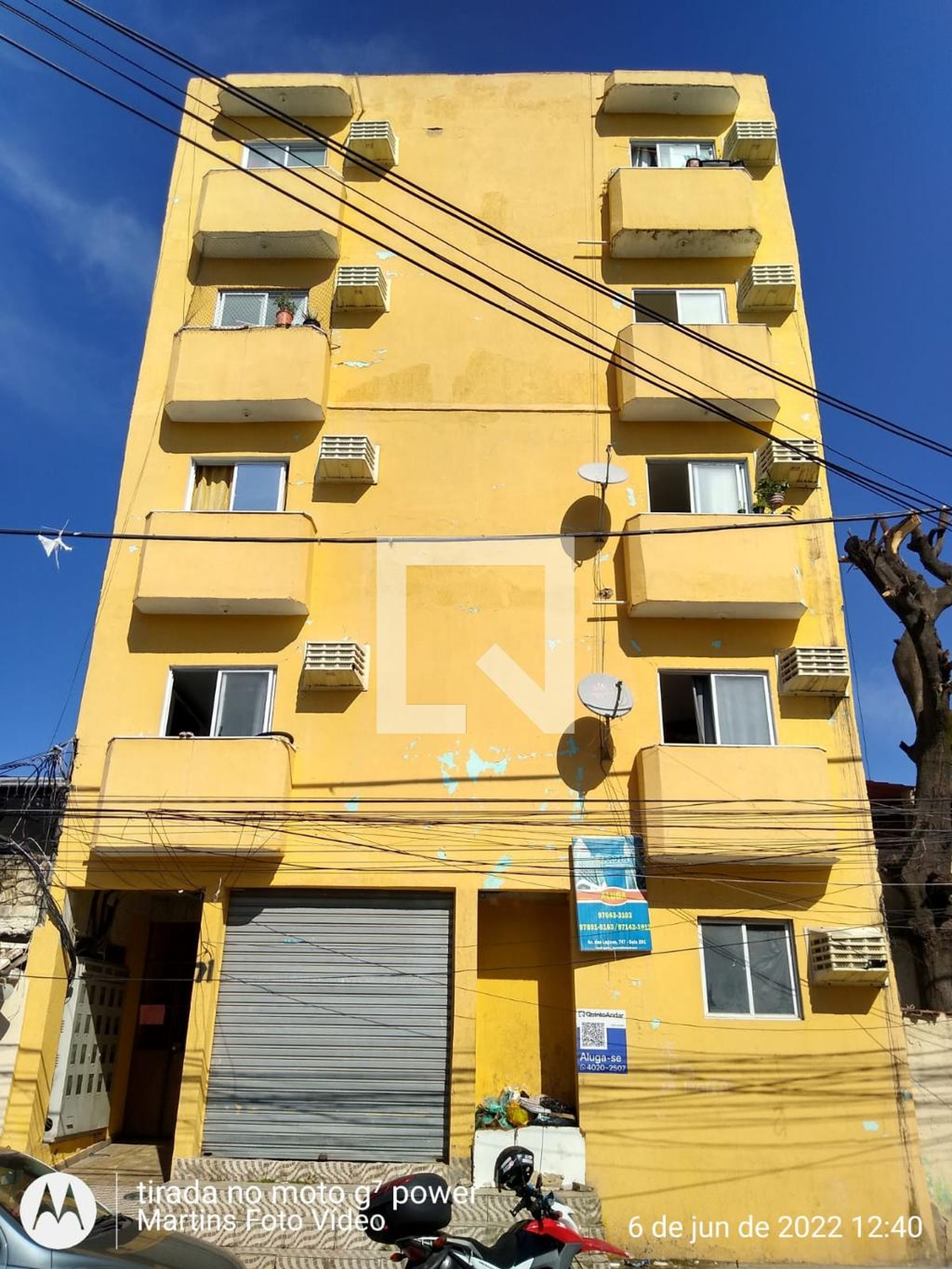 Fachada do Condomínio Condomínio em Rua Peroba, 71