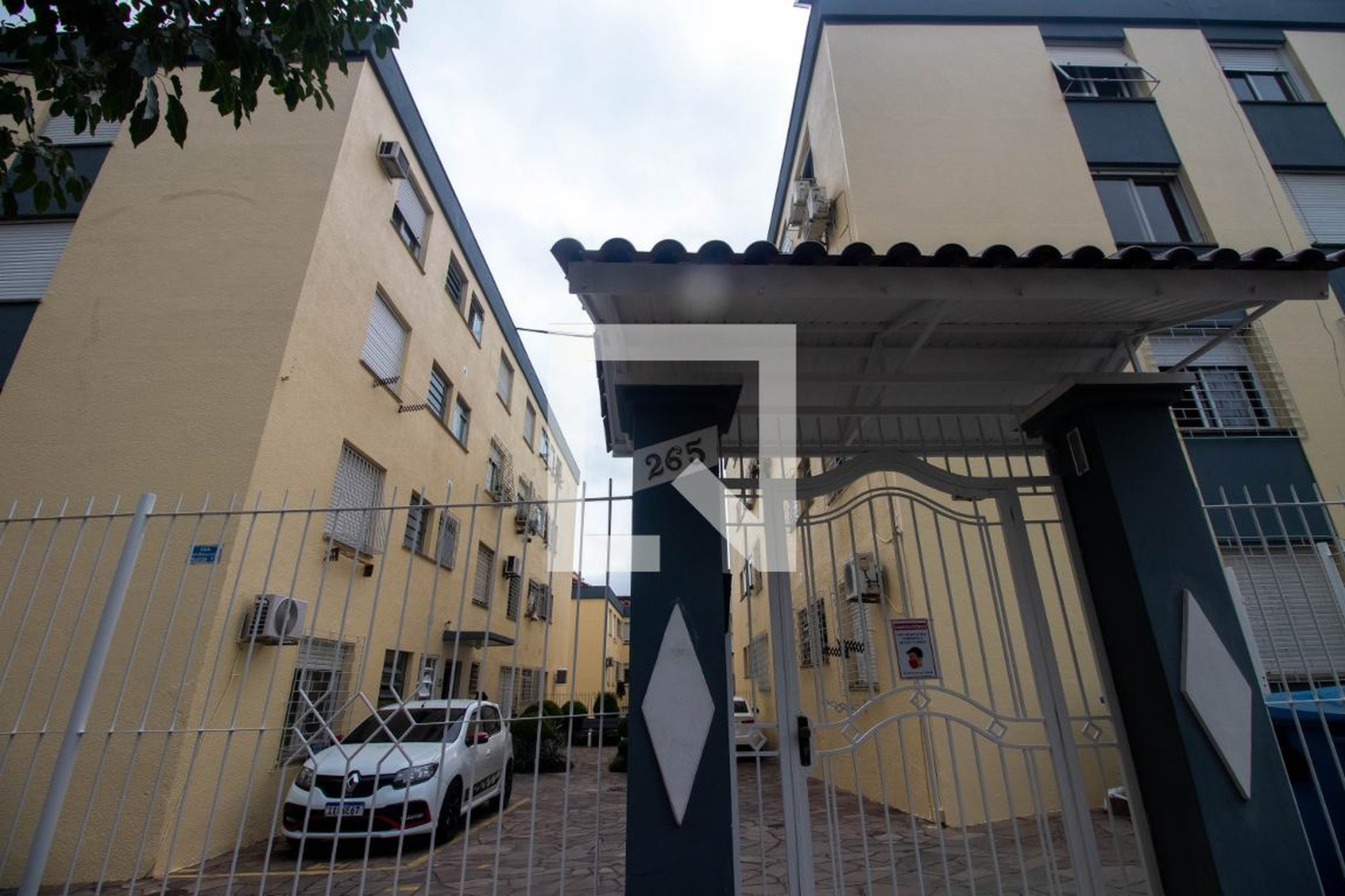 Fachada do Condomínio Condomínio em Rua Doutor Dário de Bittencourt, 265