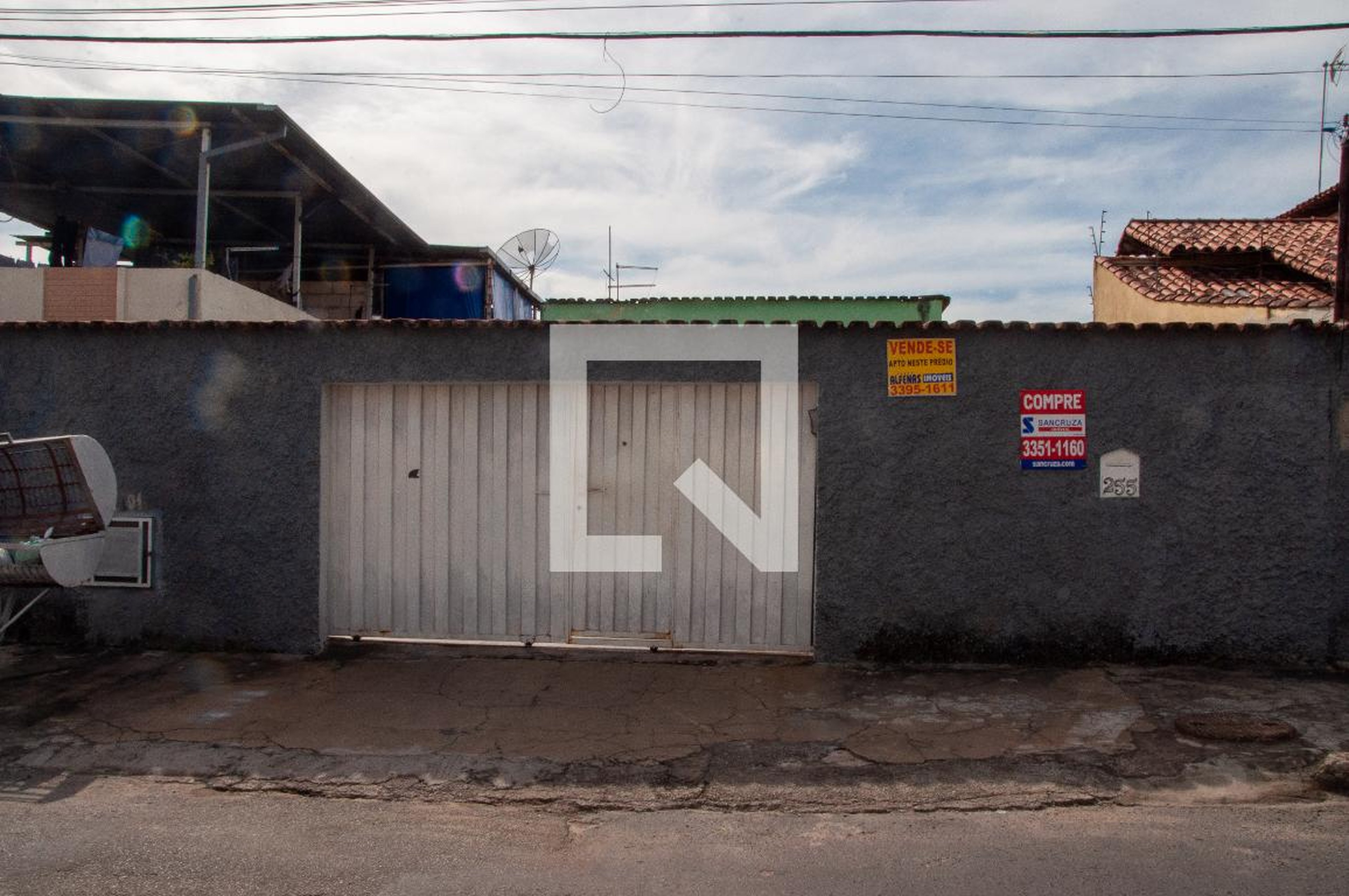 Fachada Condomínio em Rua Jeupira, 255