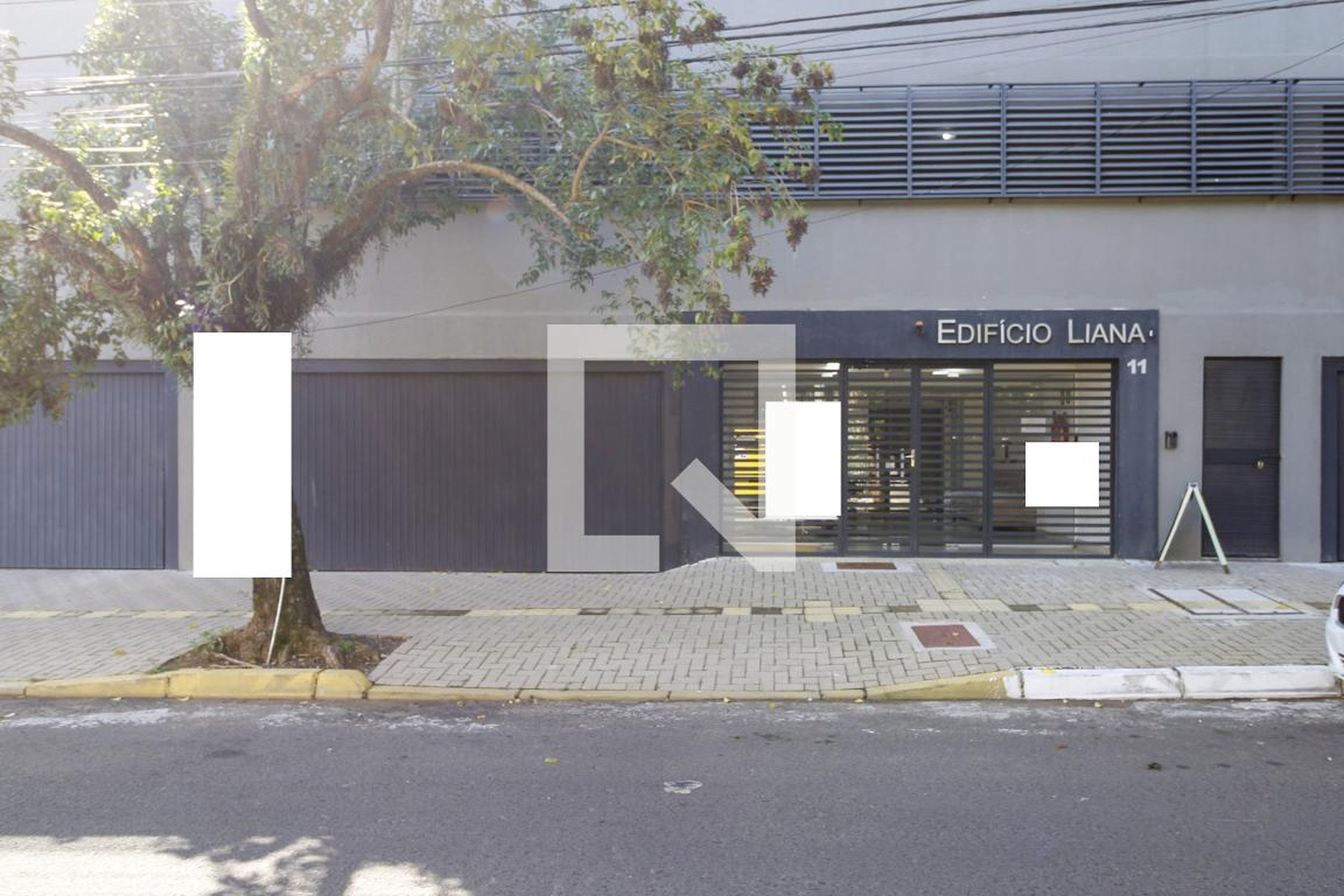 Fachada do Condomínio Edifício Liana