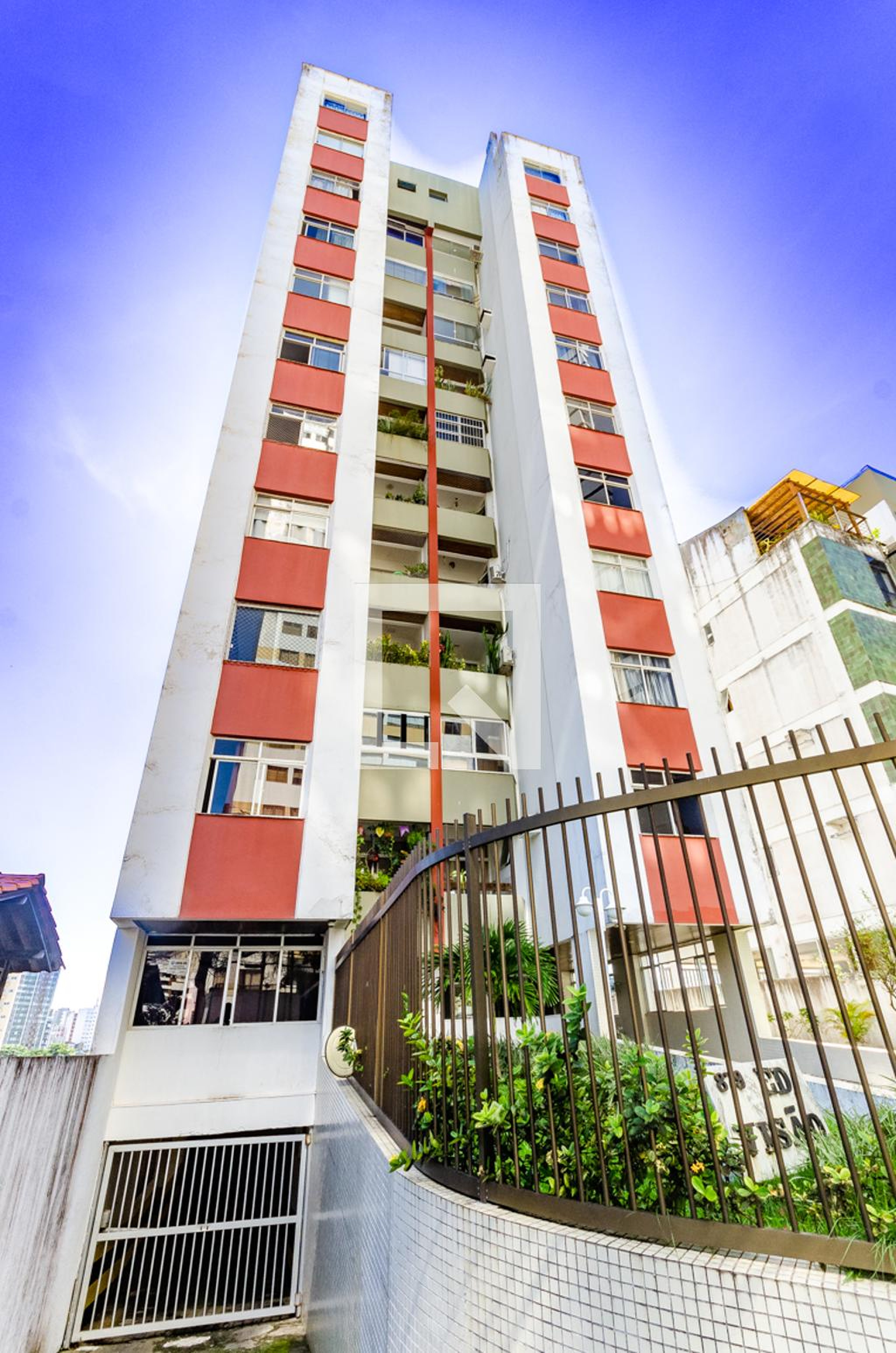 Fachada do Condomínio Condomínio Visão